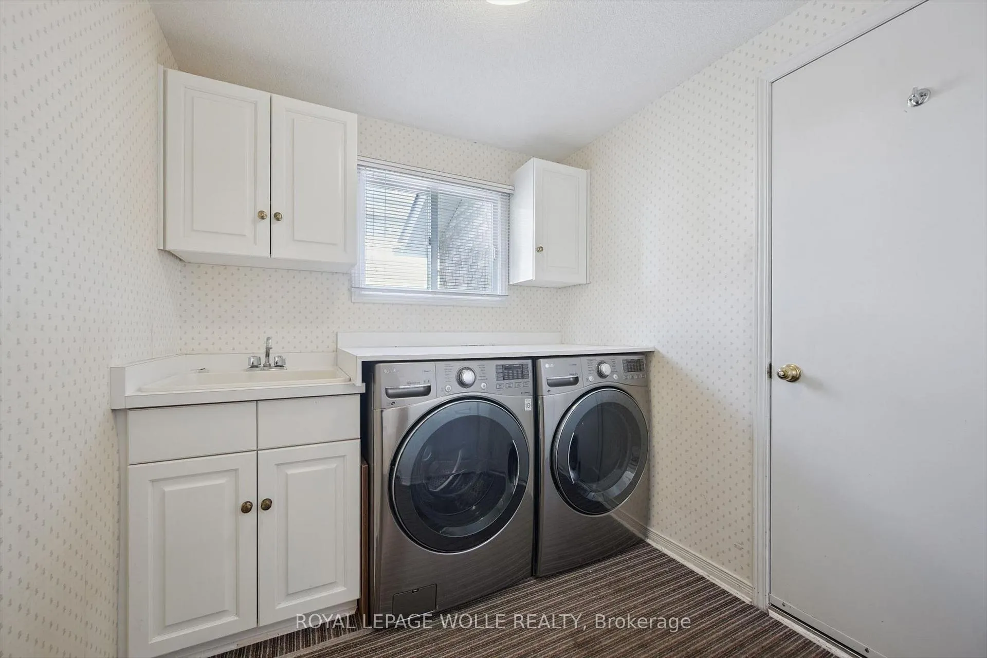 Photo 21 of 363 Northlake Drive, Waterloo — HOMEH