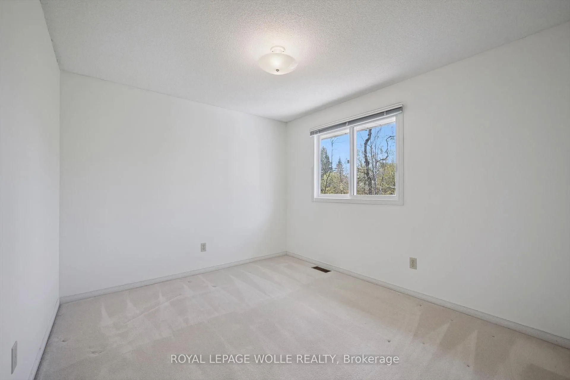 Photo 28 of 363 Northlake Drive, Waterloo — HOMEH