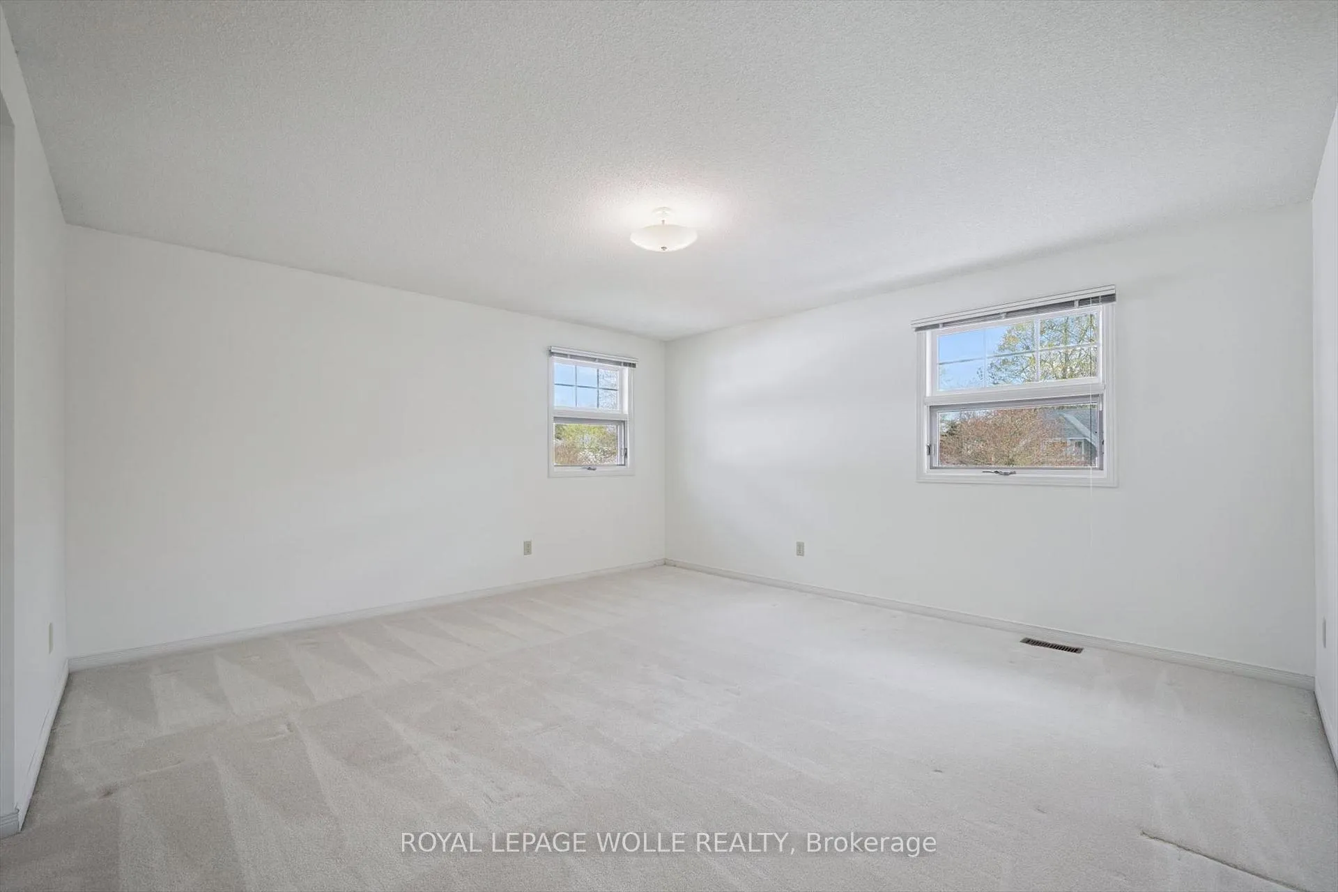 Photo 34 of 363 Northlake Drive, Waterloo — HOMEH