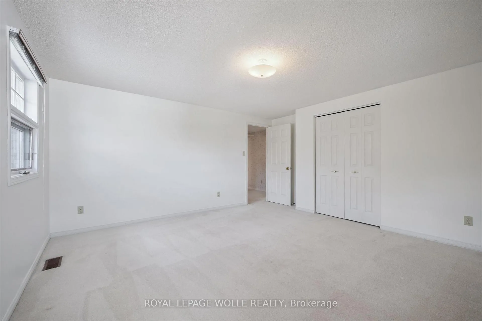 Photo 35 of 363 Northlake Drive, Waterloo — HOMEH