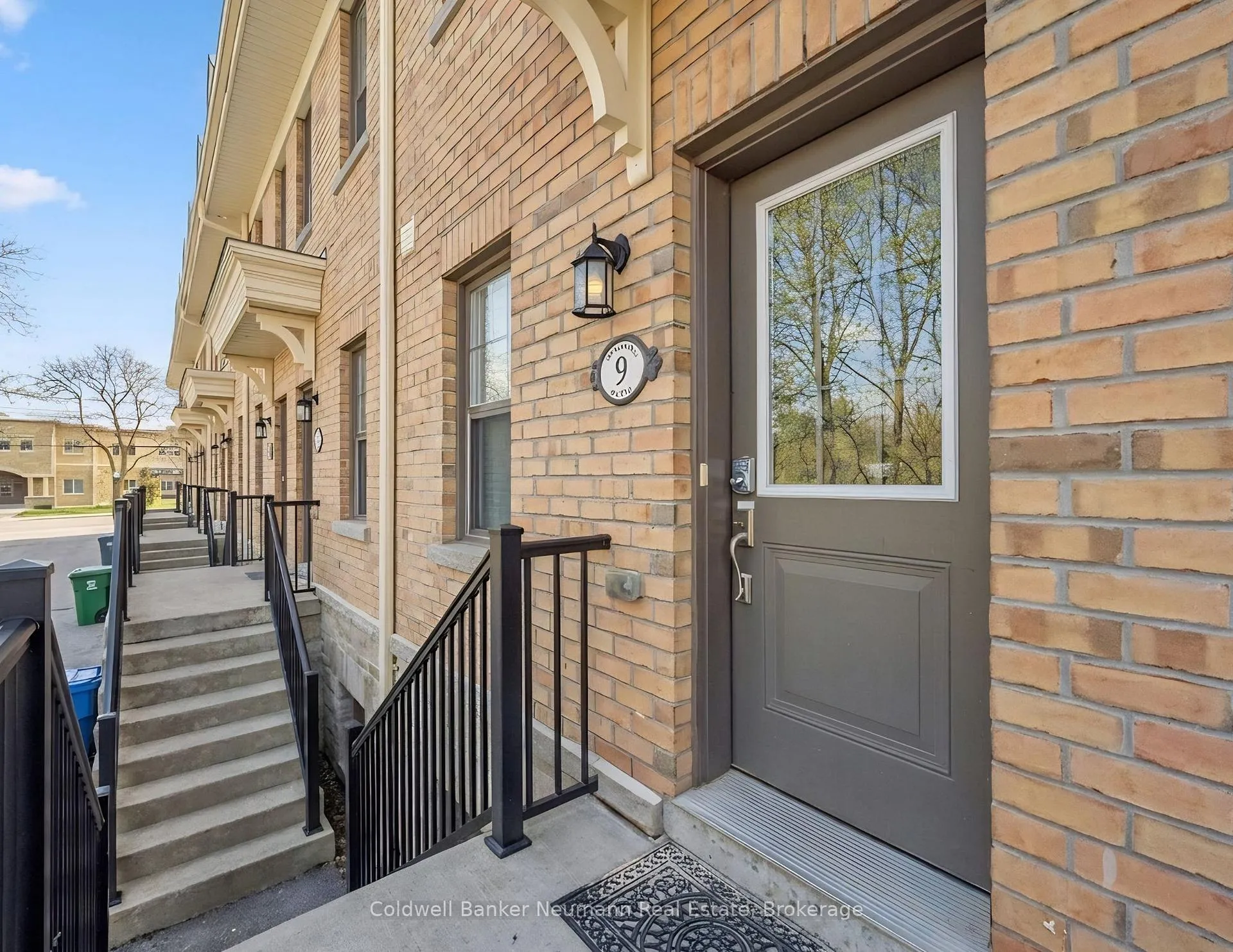 Photo 2 of Unit 9, 803 Gordon Street, Guelph, Kortright West — HOMEH