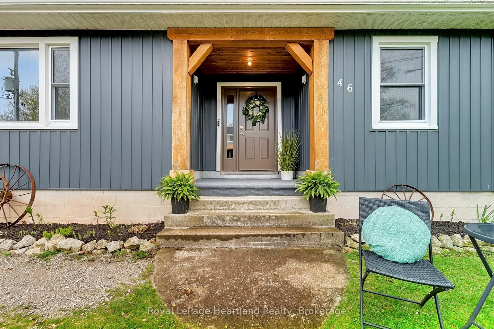 Photo 4 of 46 Egmont Street, Central Huron, Hullett — HOMEH