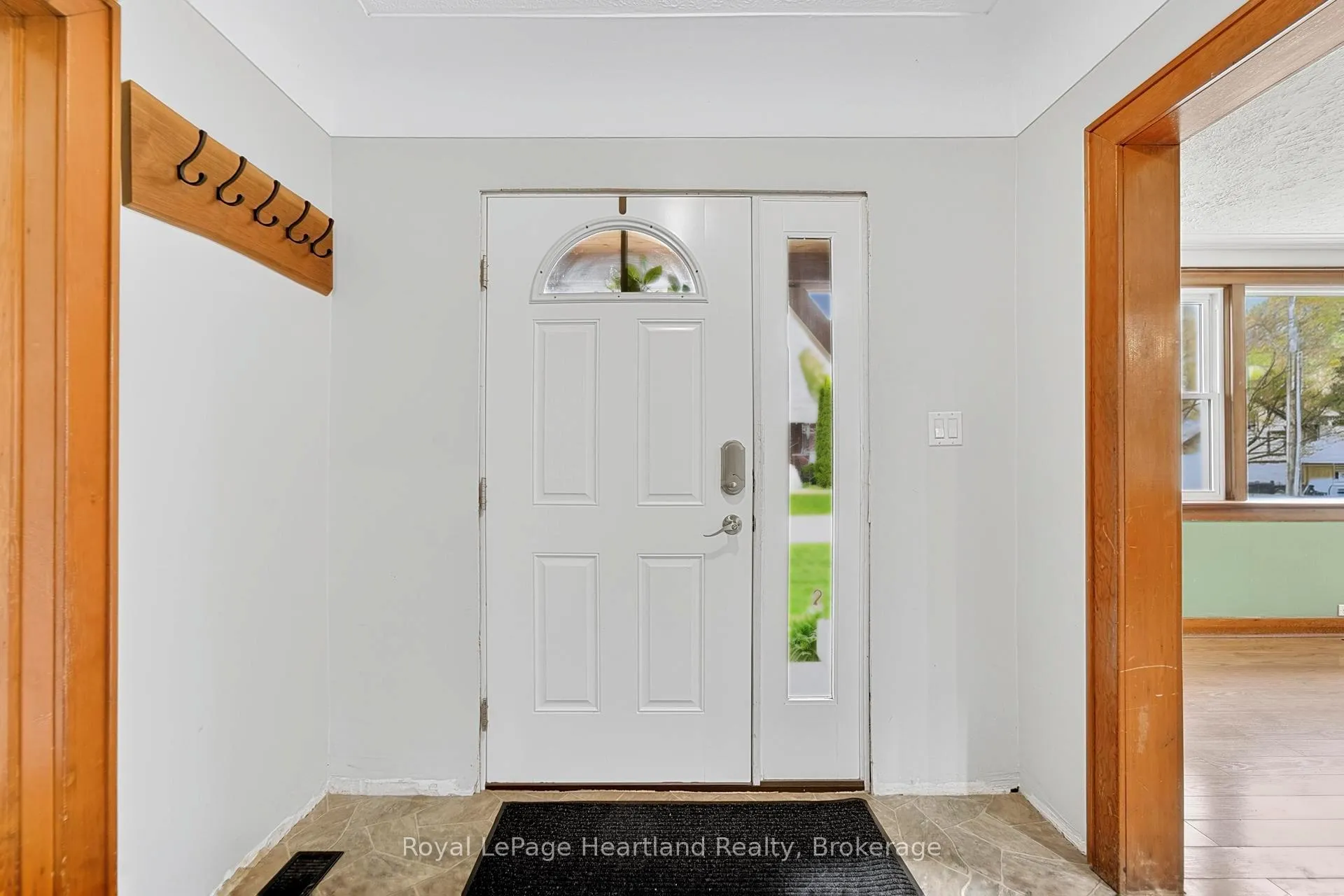 Photo 5 of 46 Egmont Street, Central Huron, Hullett — HOMEH