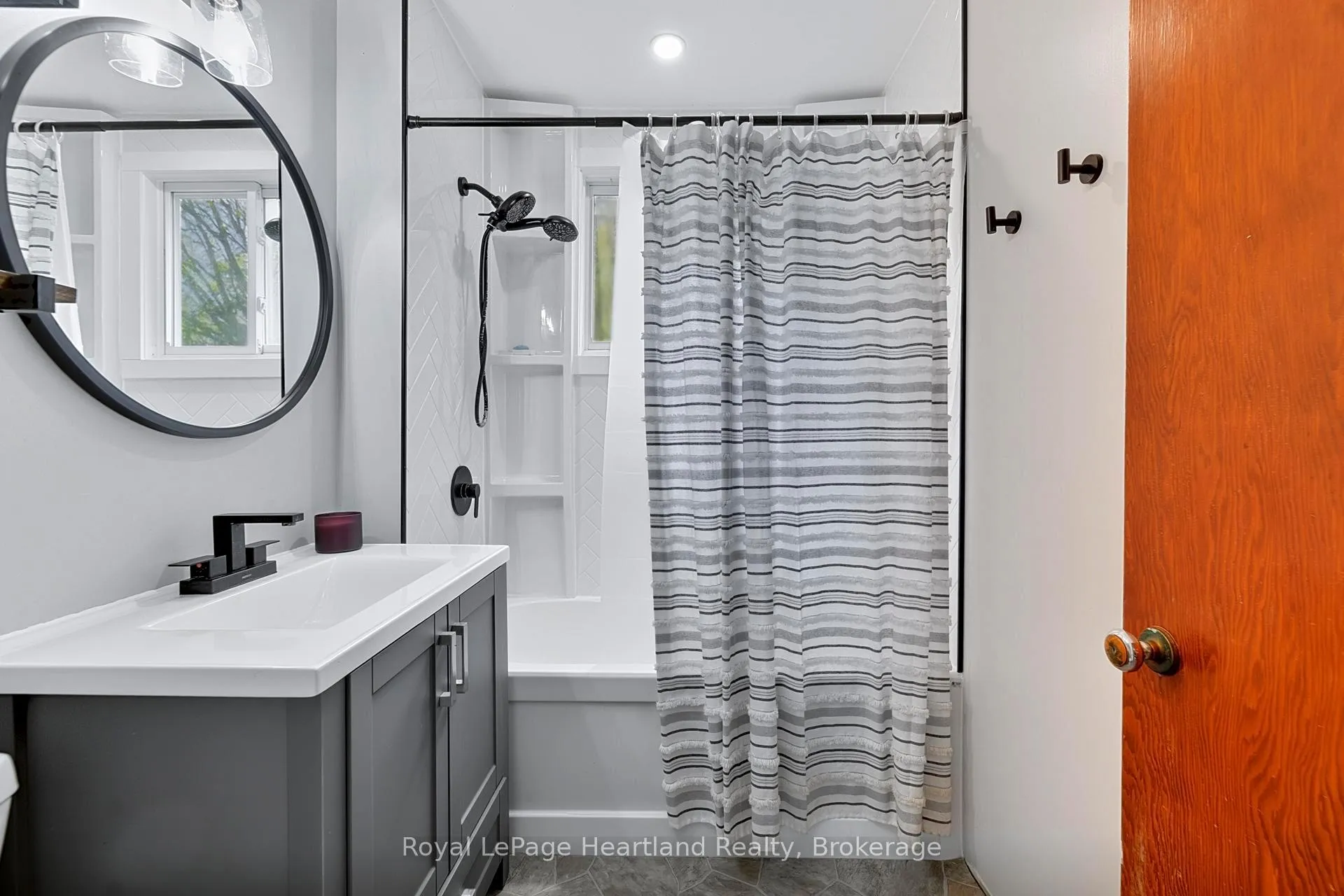 Photo 21 of 46 Egmont Street, Central Huron, Hullett — HOMEH