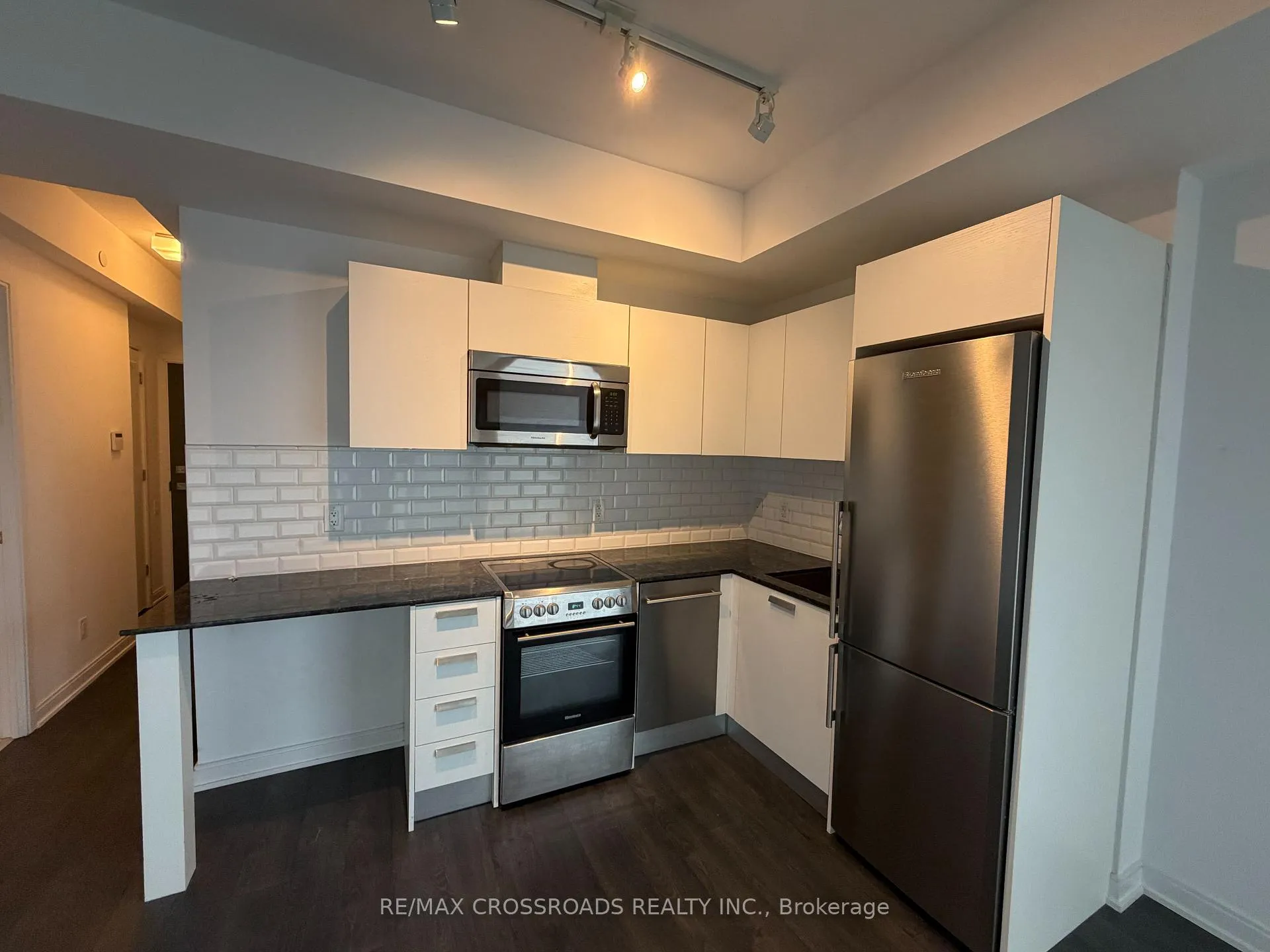Photo 5 of Unit 806, 42 Charles Street E, Toronto, Church-Yonge Corridor — HOMEH