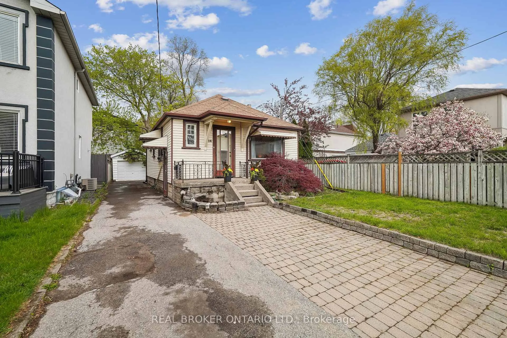 Photo 3 of 14 Plains Road, Toronto, East York — HOMEH