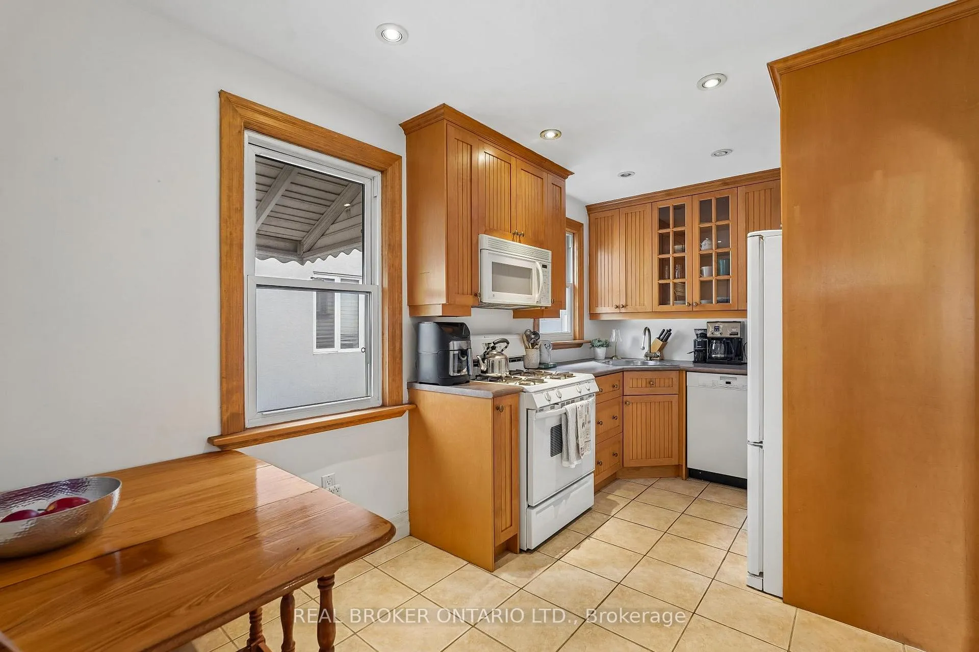 Photo 5 of 14 Plains Road, Toronto, East York — HOMEH