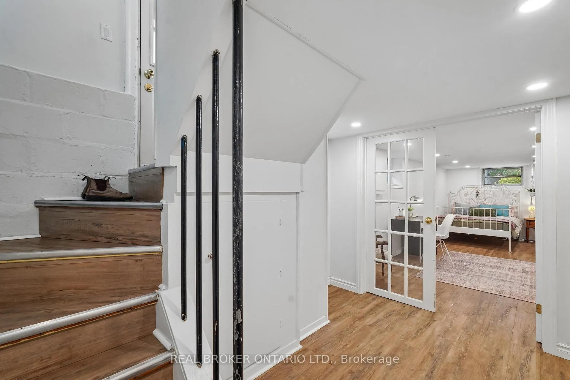 Photo 14 of 14 Plains Road, Toronto, East York — HOMEH