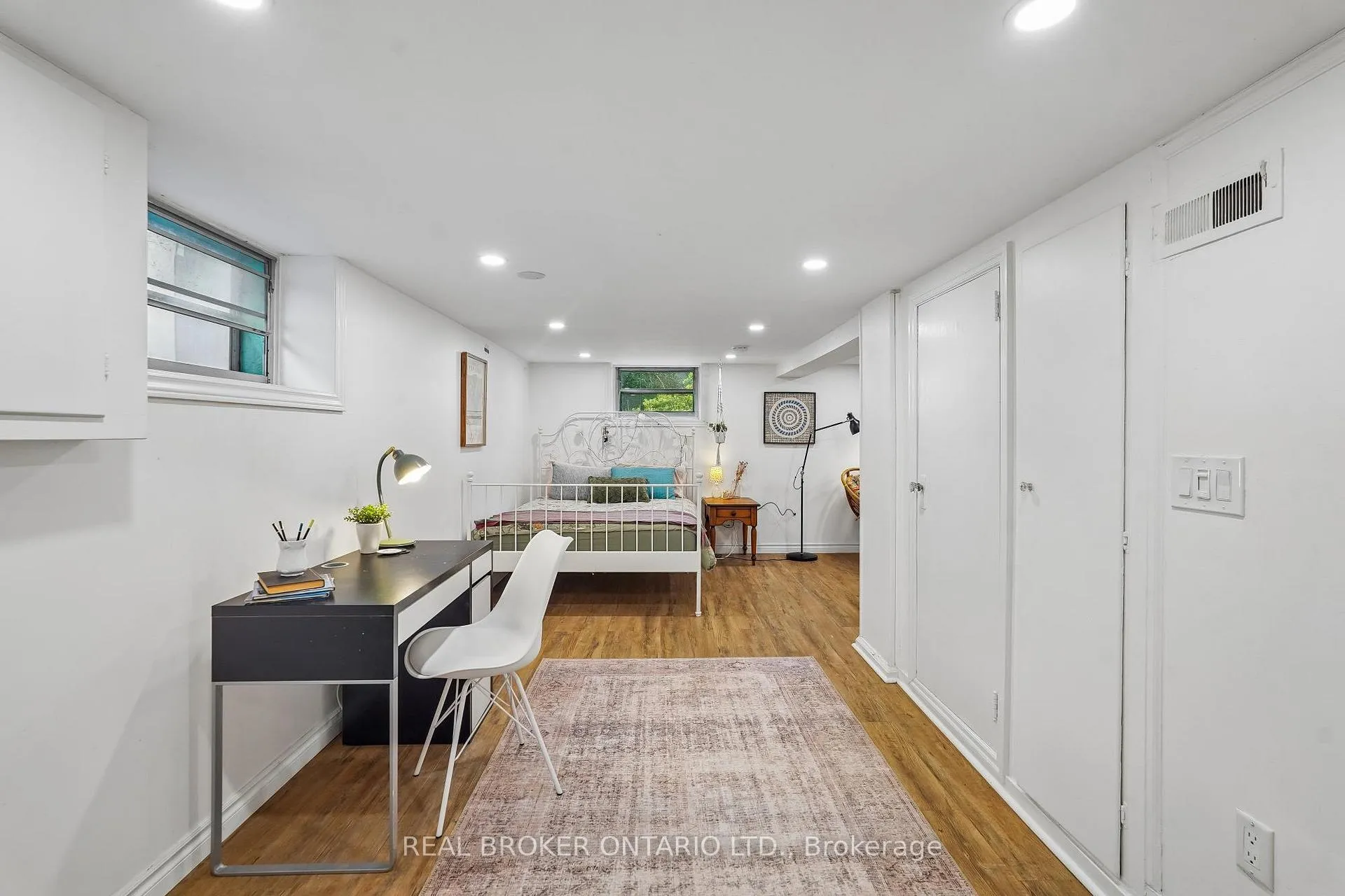 Photo 15 of 14 Plains Road, Toronto, East York — HOMEH