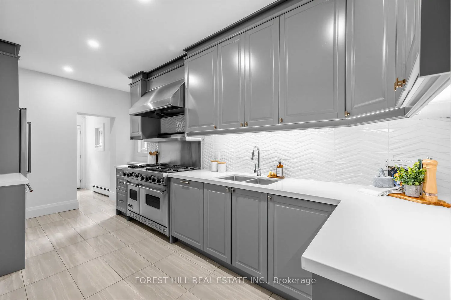 Photo 16 of 35 Westmount Avenue, Toronto, Corso Italia-Davenport — HOMEH
