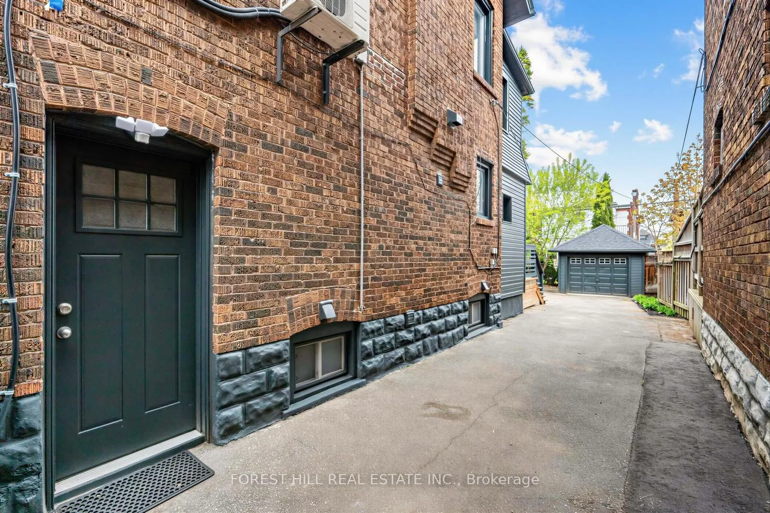 Photo 37 of 35 Westmount Avenue, Toronto, Corso Italia-Davenport — HOMEH