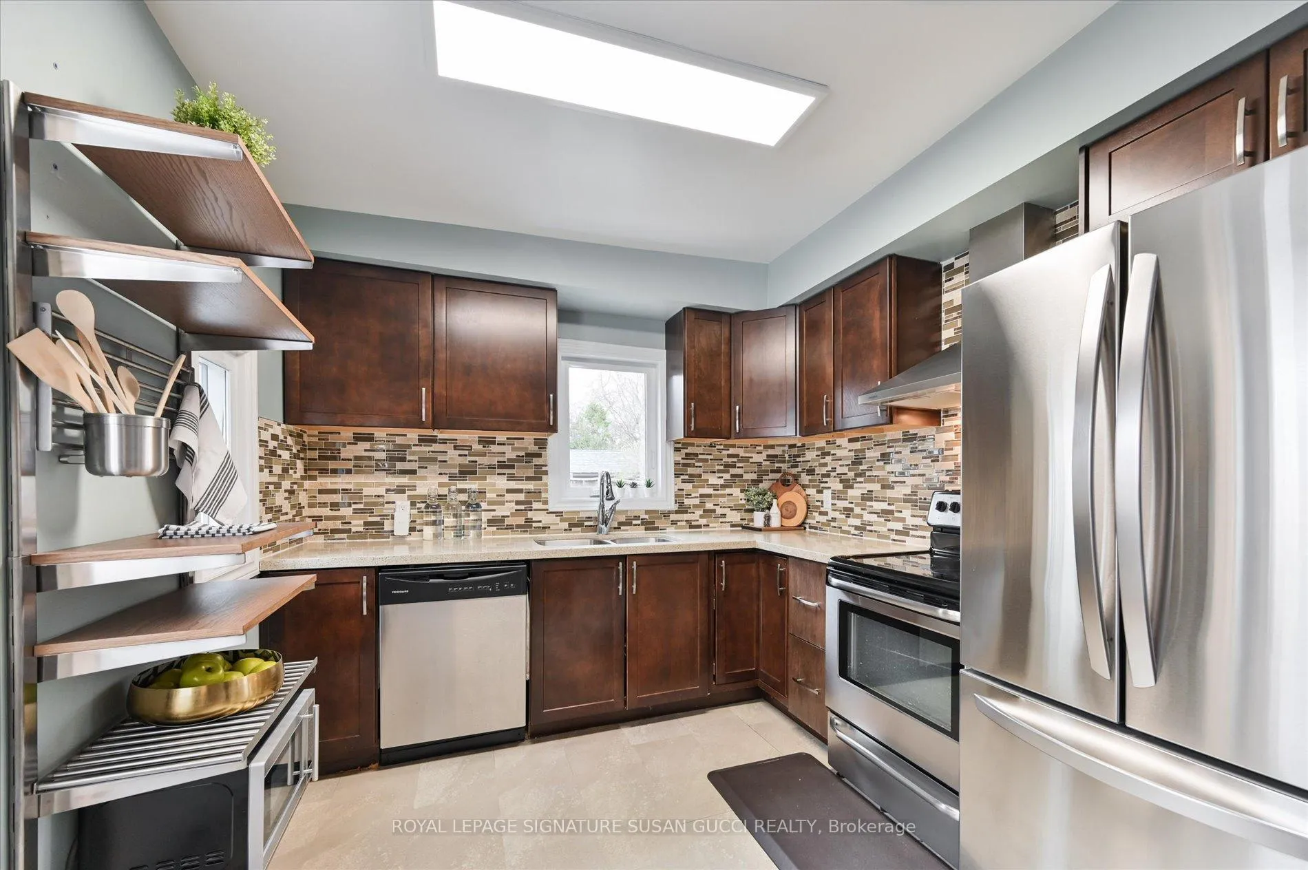 Photo 10 of 2 Newman Avenue, Toronto, Crescent Town — HOMEH