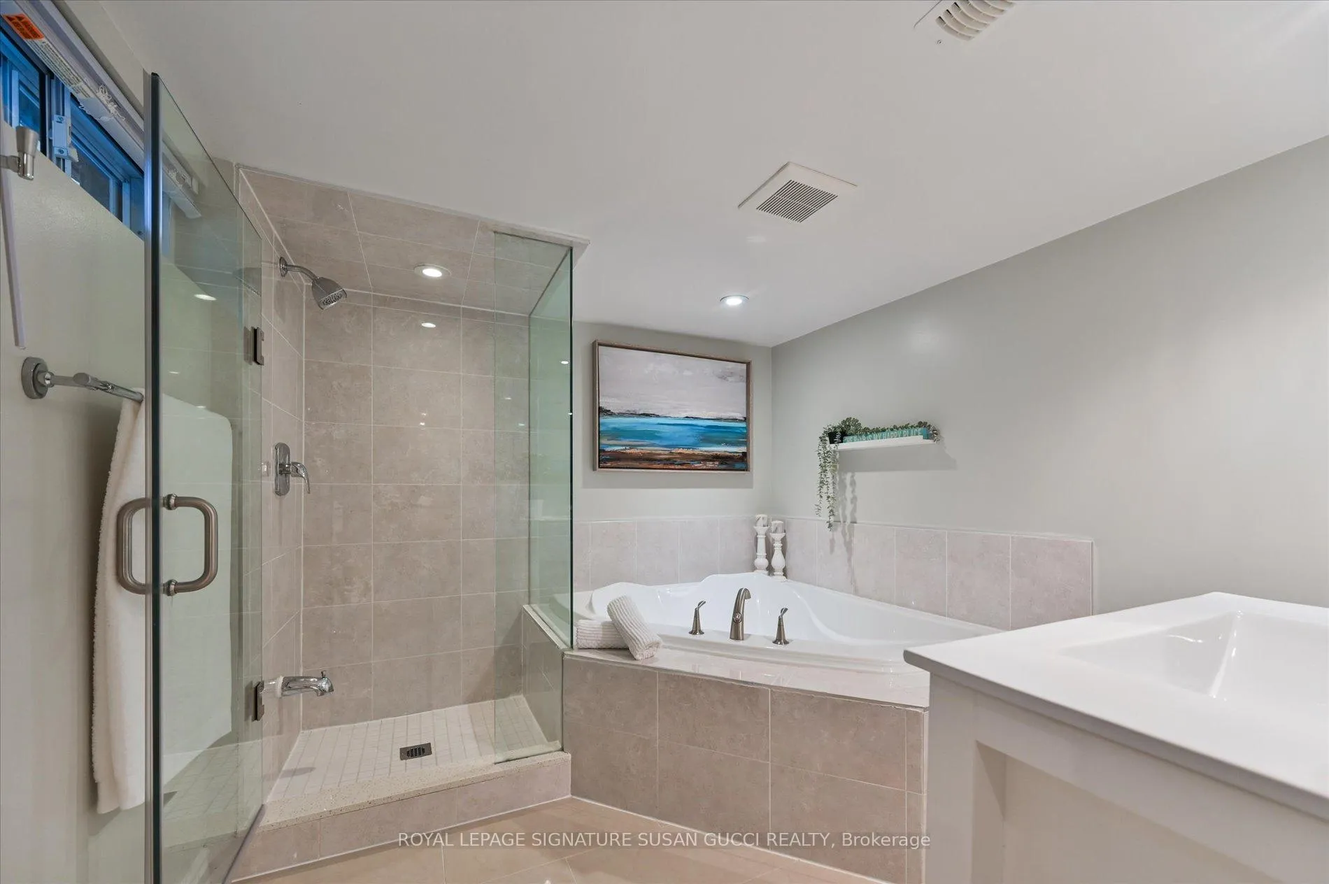 Photo 20 of 2 Newman Avenue, Toronto, Crescent Town — HOMEH