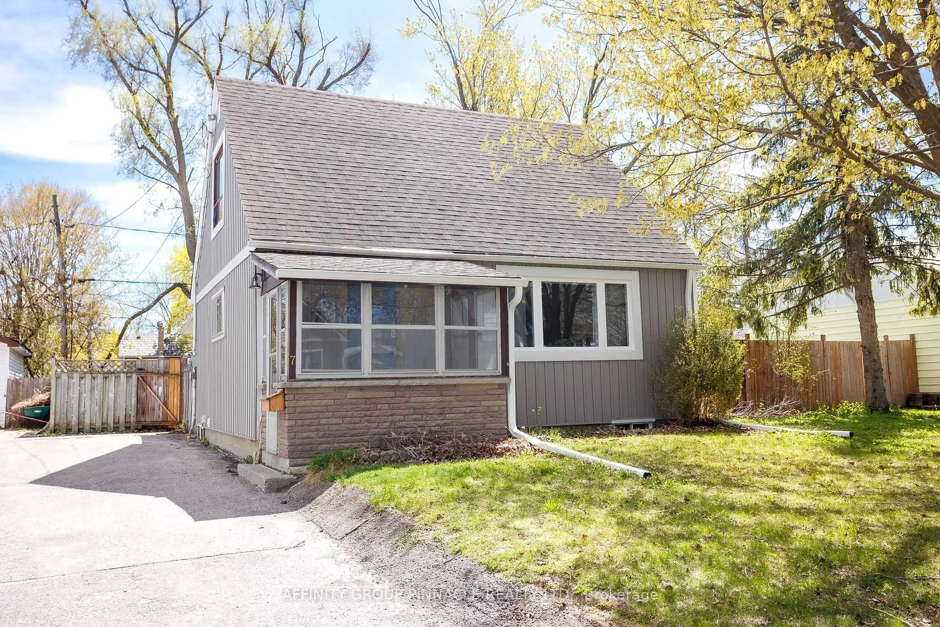 Photo 1 of 7 Churchill Crescent, Kawartha Lakes, Lindsay — HOMEH