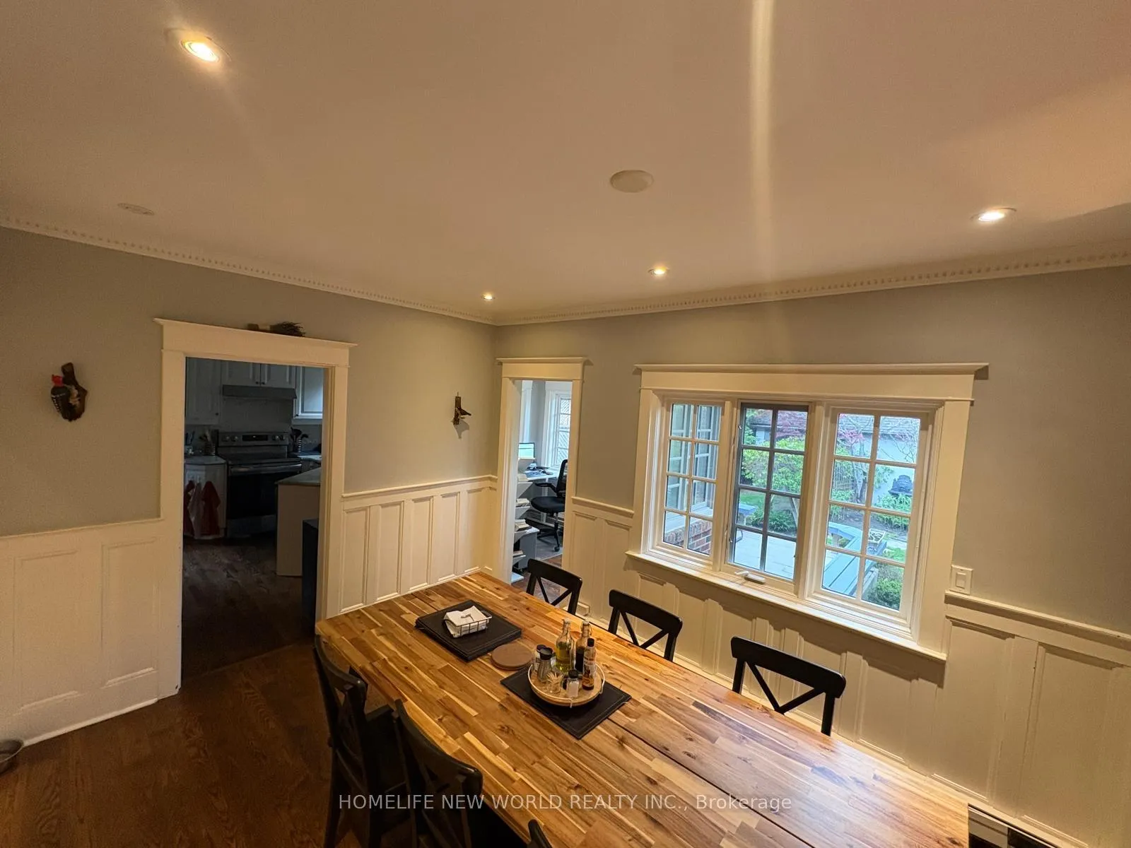 Photo 4 of 47 Lawrence Crescent, Toronto, Lawrence Park South — HOMEH