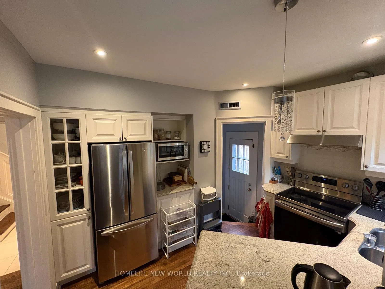 Photo 5 of 47 Lawrence Crescent, Toronto, Lawrence Park South — HOMEH