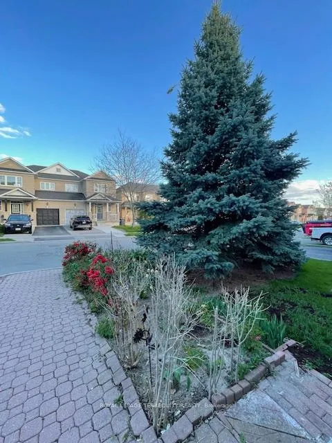 Photo 3 of 24 Pergola Way, Brampton, Bram West — HOMEH