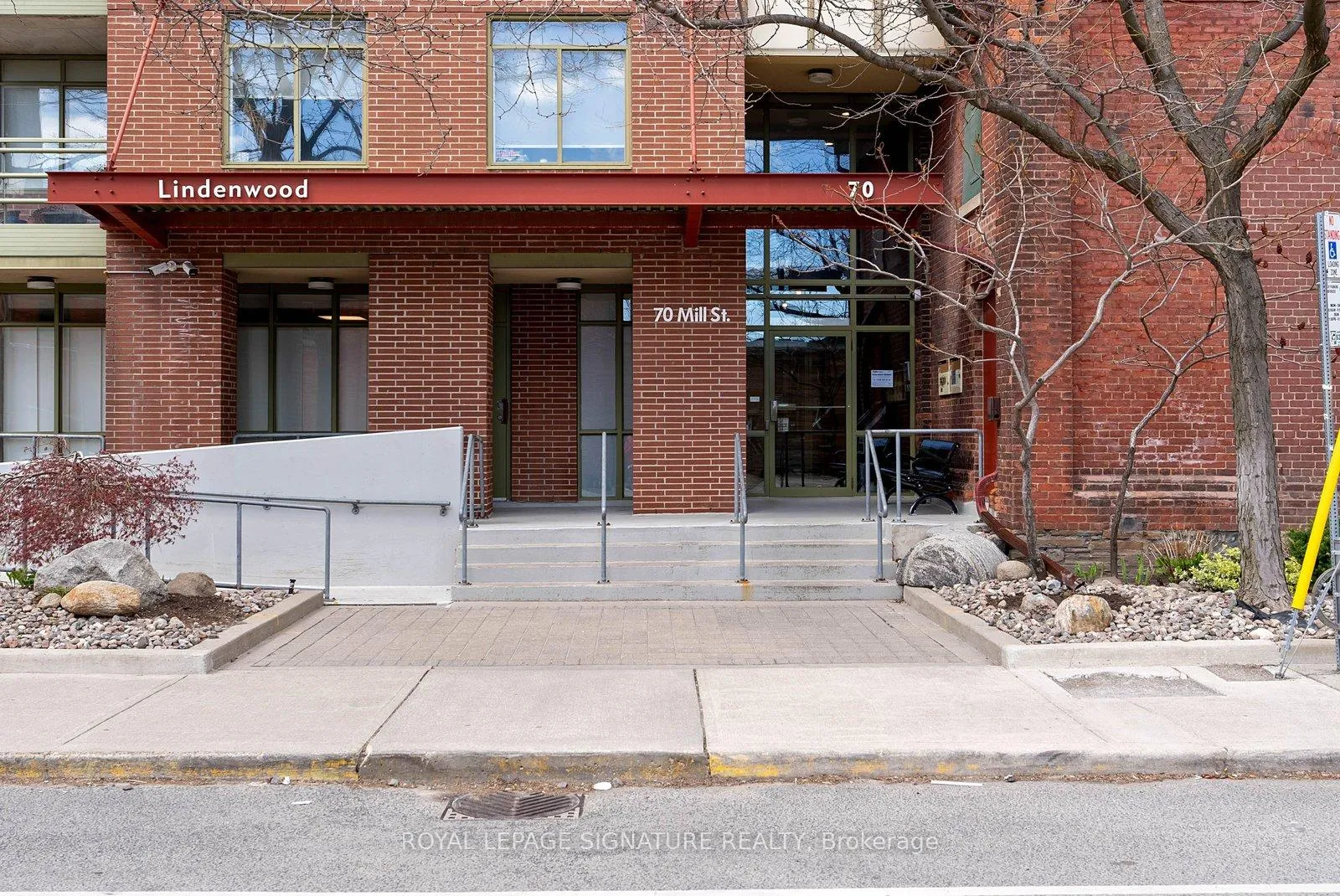 Photo 2 of Unit Ph13, 70 Mill Street, Toronto, Waterfront Communities — HOMEH