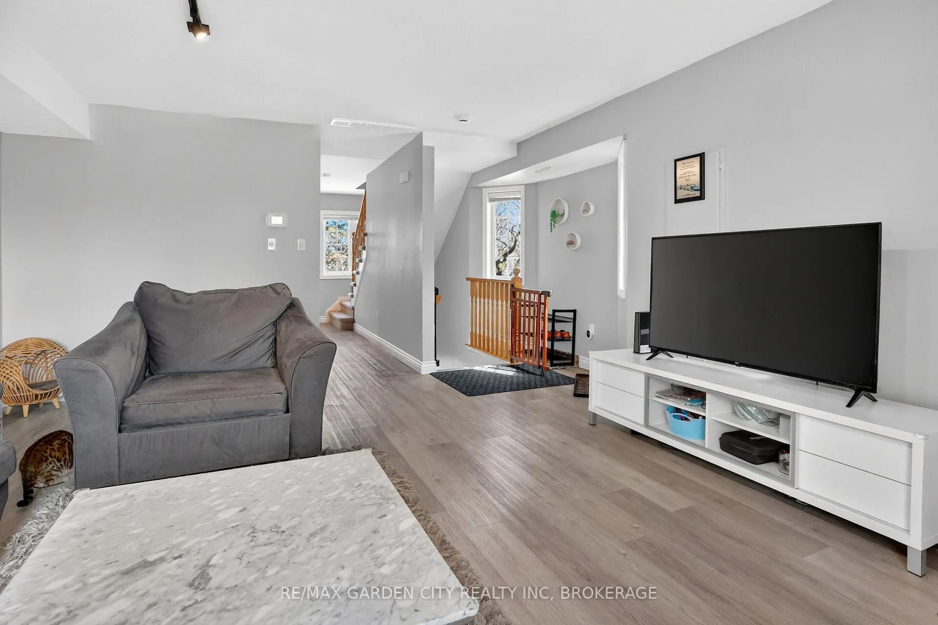 Photo 6 of Unit 201, 511 Highway 8, Hamilton, Stoney Creek — HOMEH