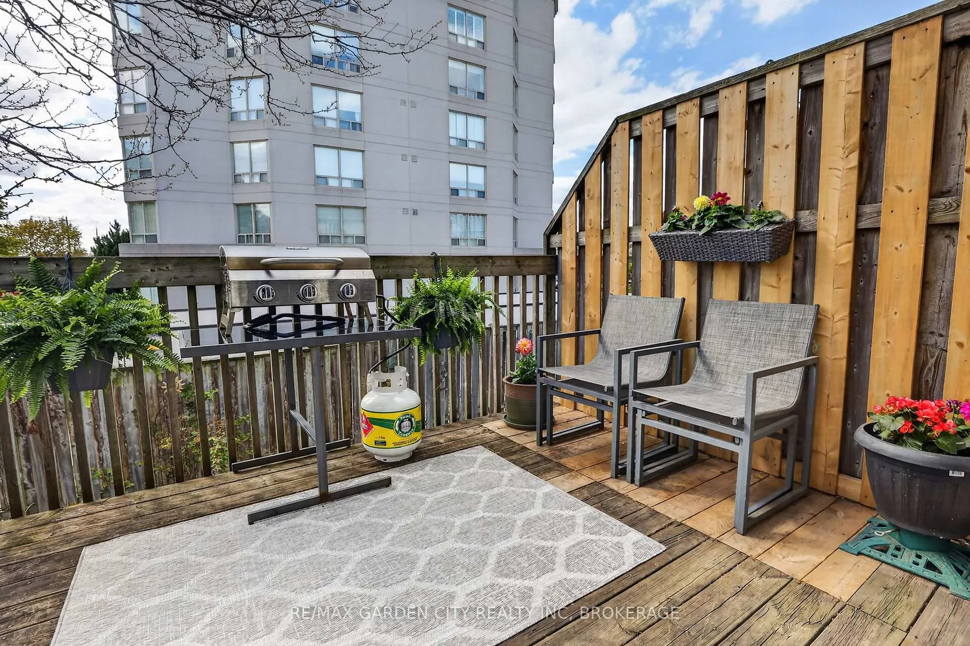 Photo 7 of Unit 201, 511 Highway 8, Hamilton, Stoney Creek — HOMEH