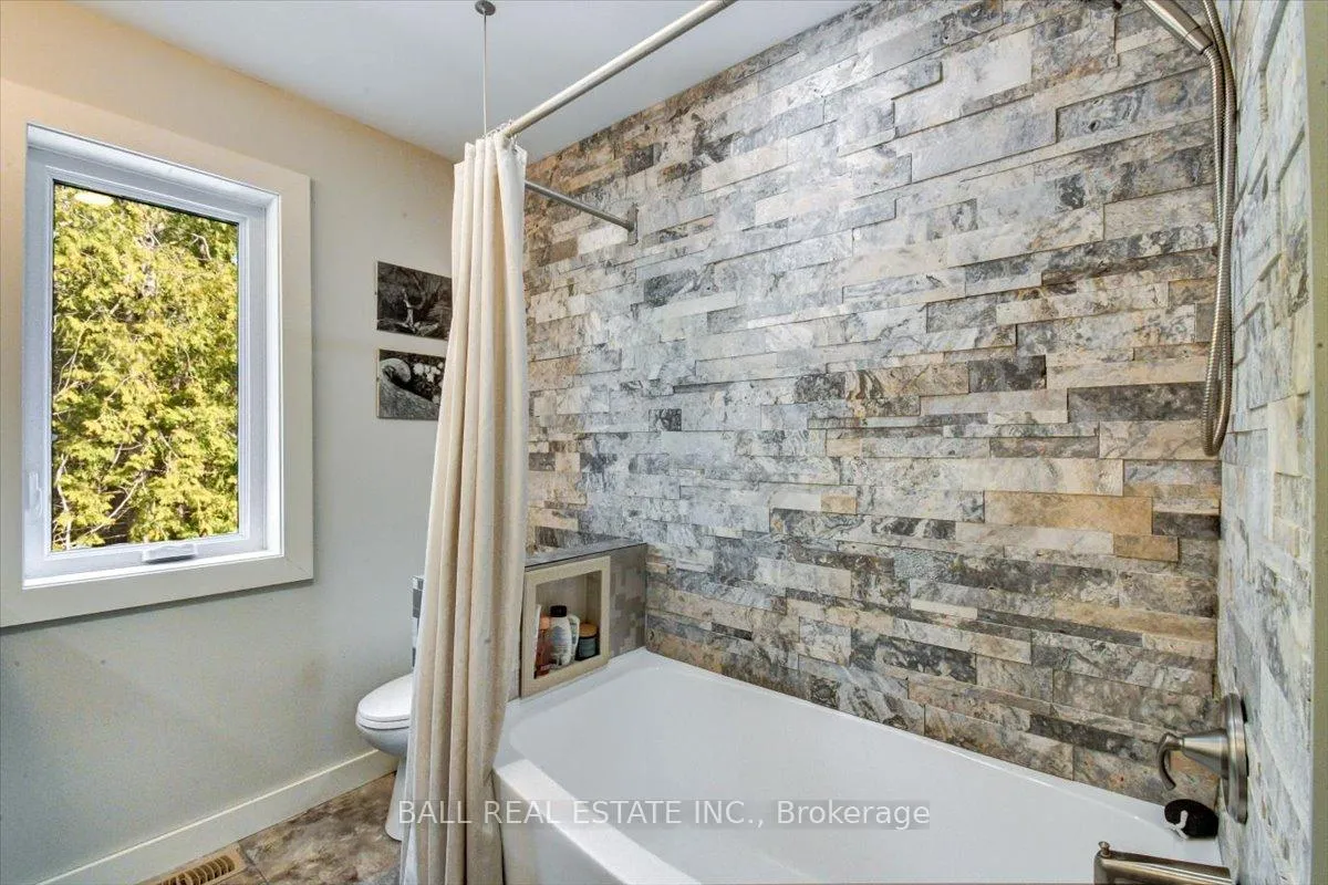 Photo 14 of 1404 Hybla Road, Hastings Highlands, Monteagle Ward — HOMEH