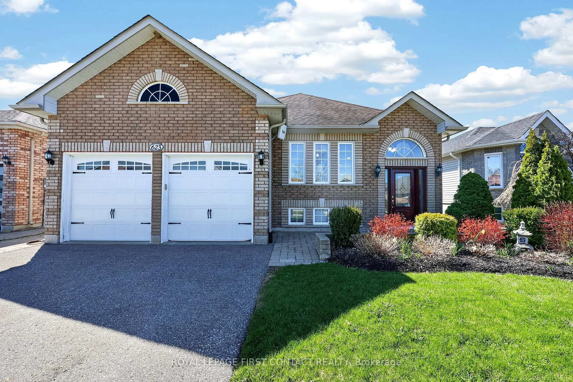 Front of 623 Glen Cedar Crescent