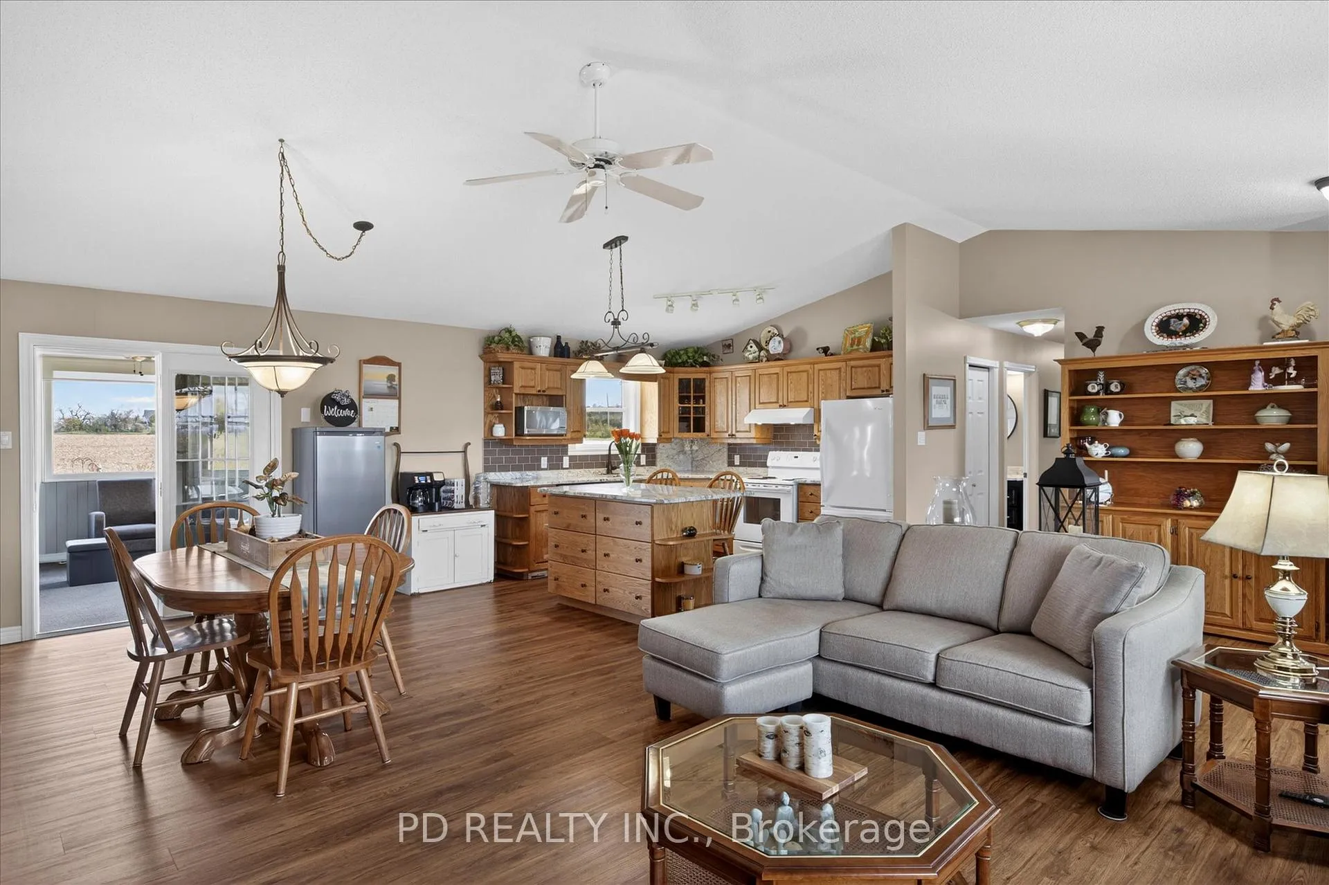Photo 10 of 306 Cottingham Road, Kawartha Lakes, Emily — HOMEH