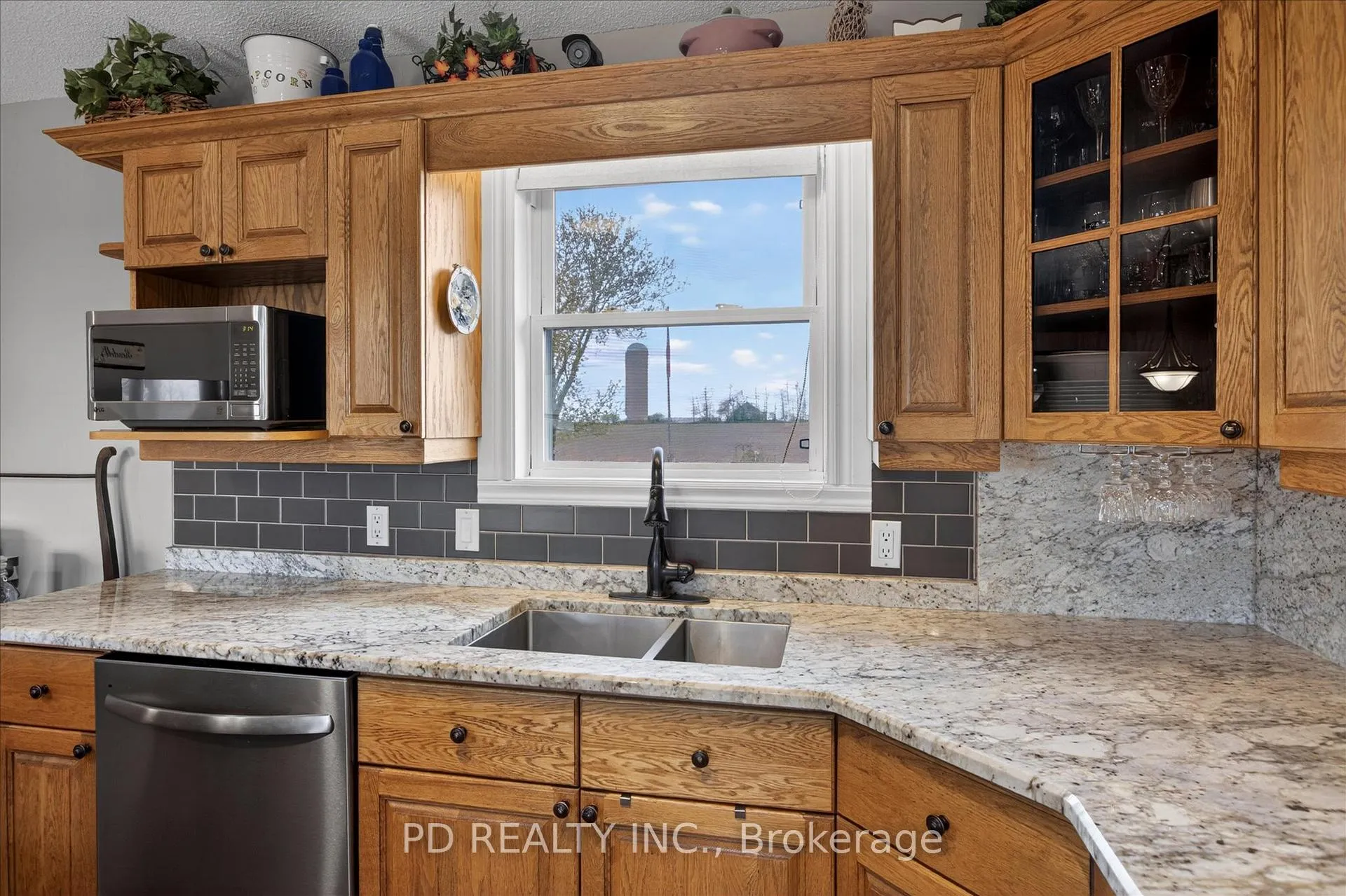 Photo 18 of 306 Cottingham Road, Kawartha Lakes, Emily — HOMEH