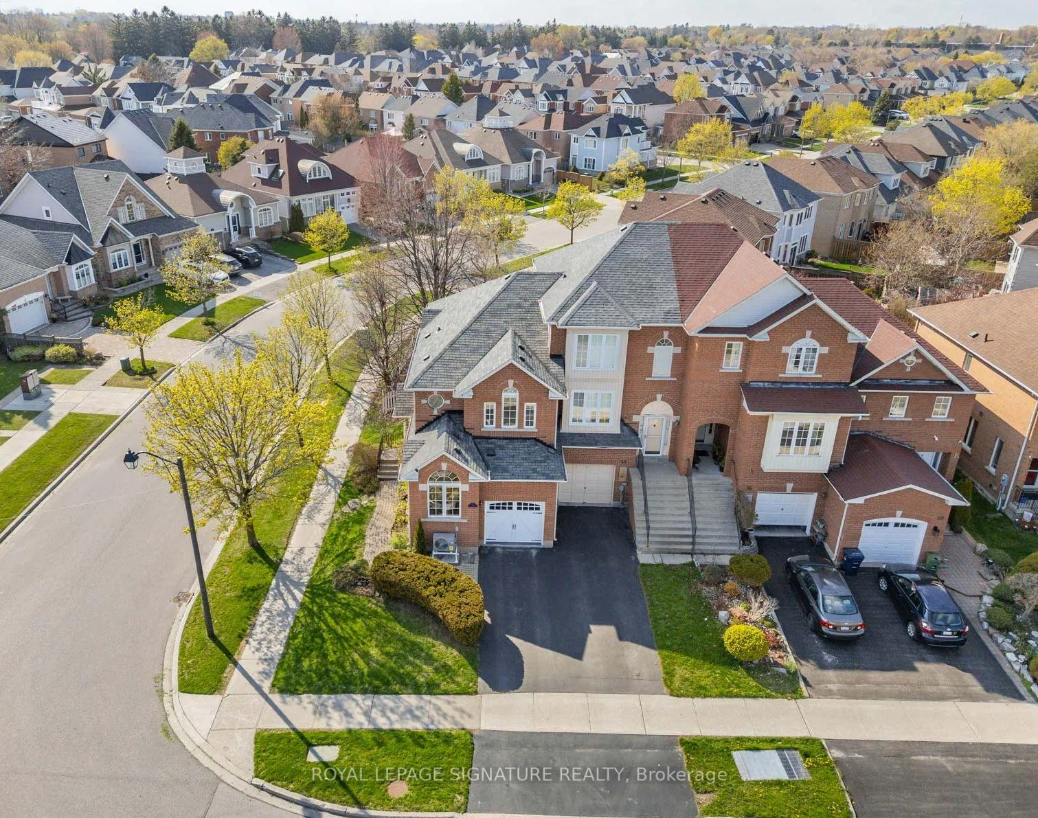 Photo 2 of 52 Lakeridge Drive, Scarborough, Centennial Scarborough — HOMEH