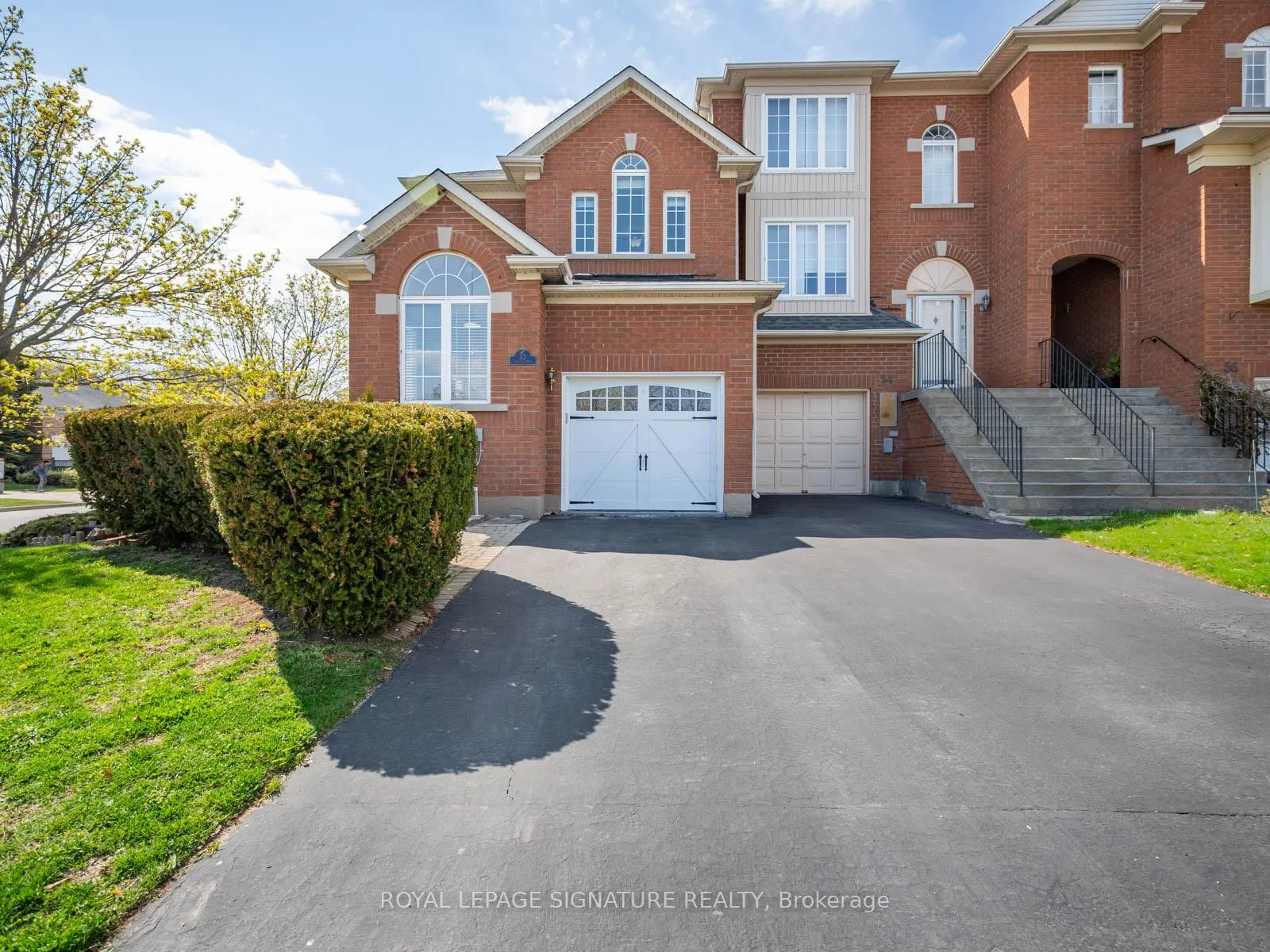 Photo 3 of 52 Lakeridge Drive, Scarborough, Centennial Scarborough — HOMEH