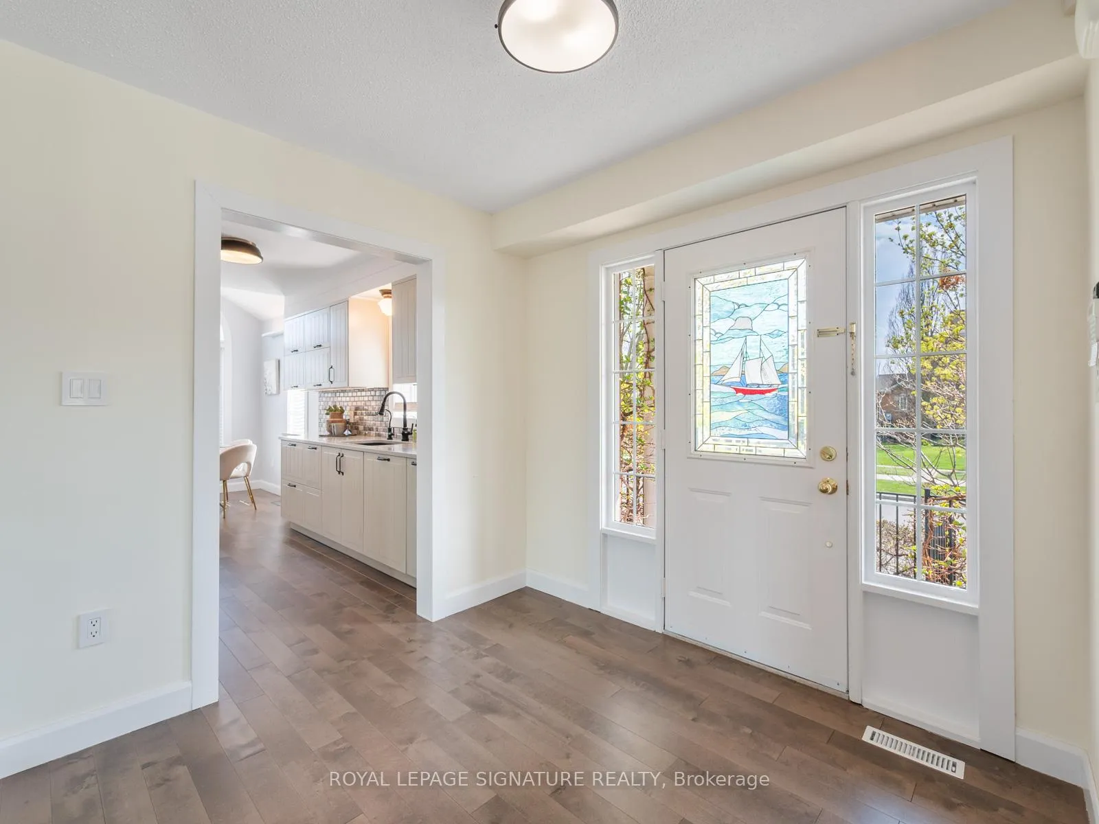 Photo 5 of 52 Lakeridge Drive, Scarborough, Centennial Scarborough — HOMEH