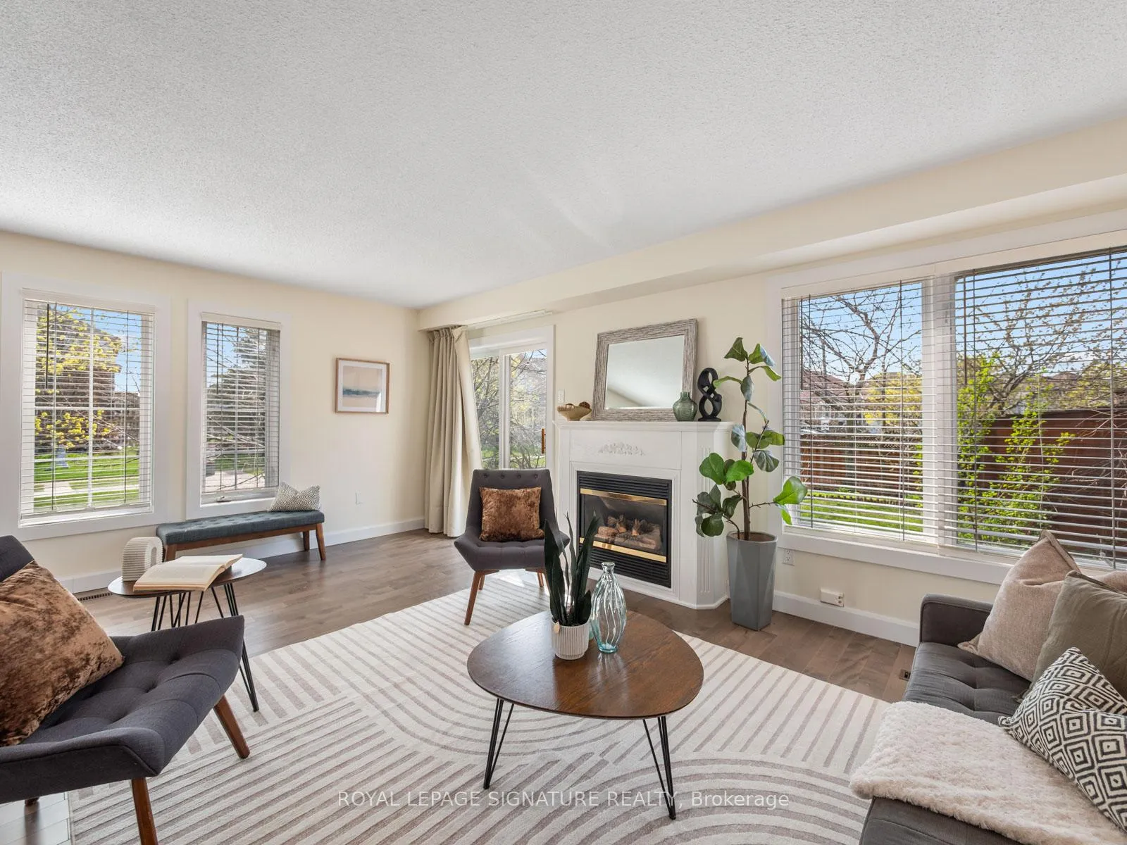 Photo 12 of 52 Lakeridge Drive, Scarborough, Centennial Scarborough — HOMEH