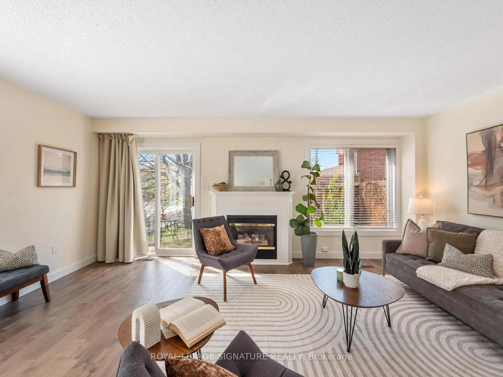 Photo 14 of 52 Lakeridge Drive, Scarborough, Centennial Scarborough — HOMEH