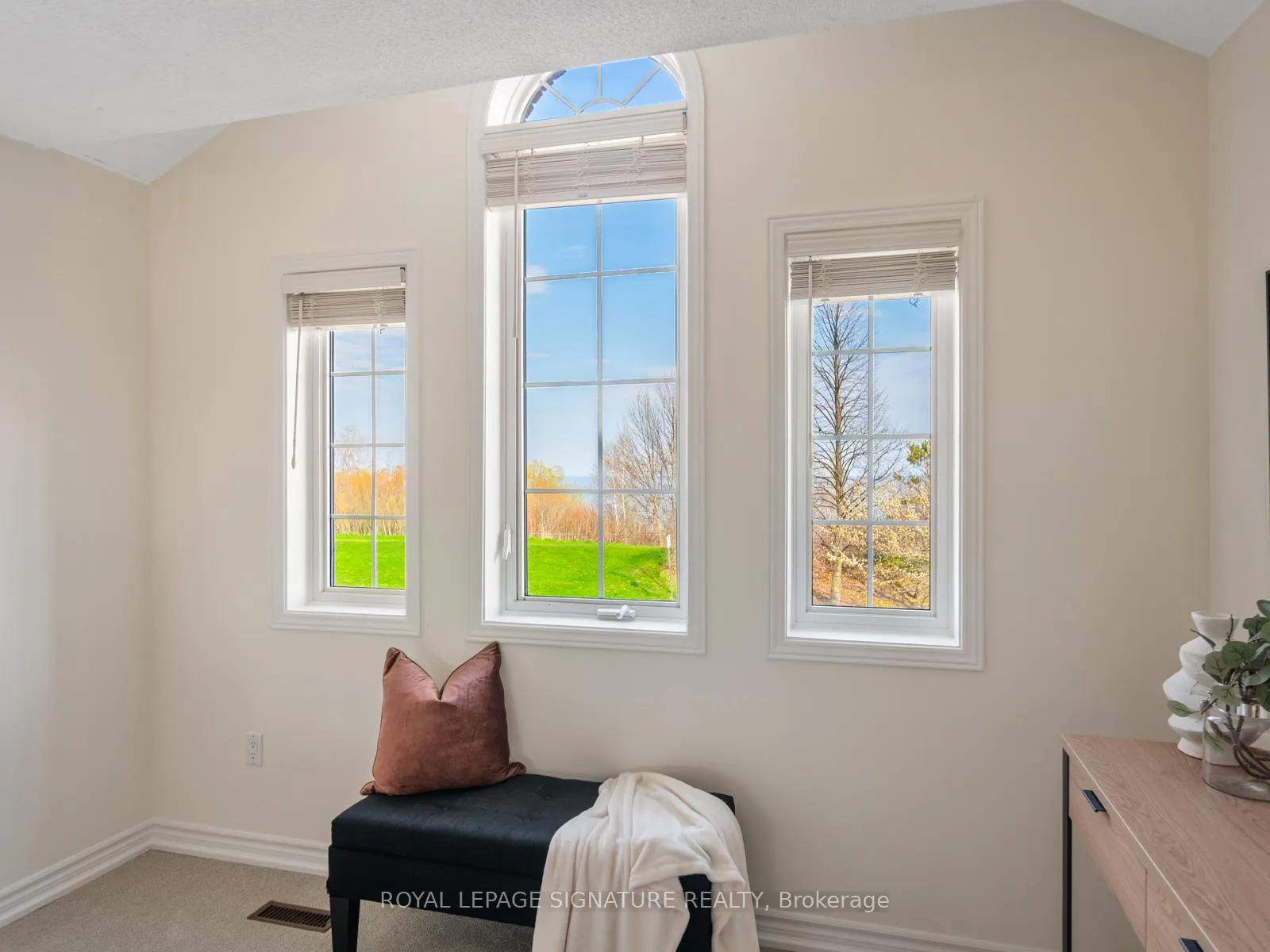 Photo 25 of 52 Lakeridge Drive, Scarborough, Centennial Scarborough — HOMEH