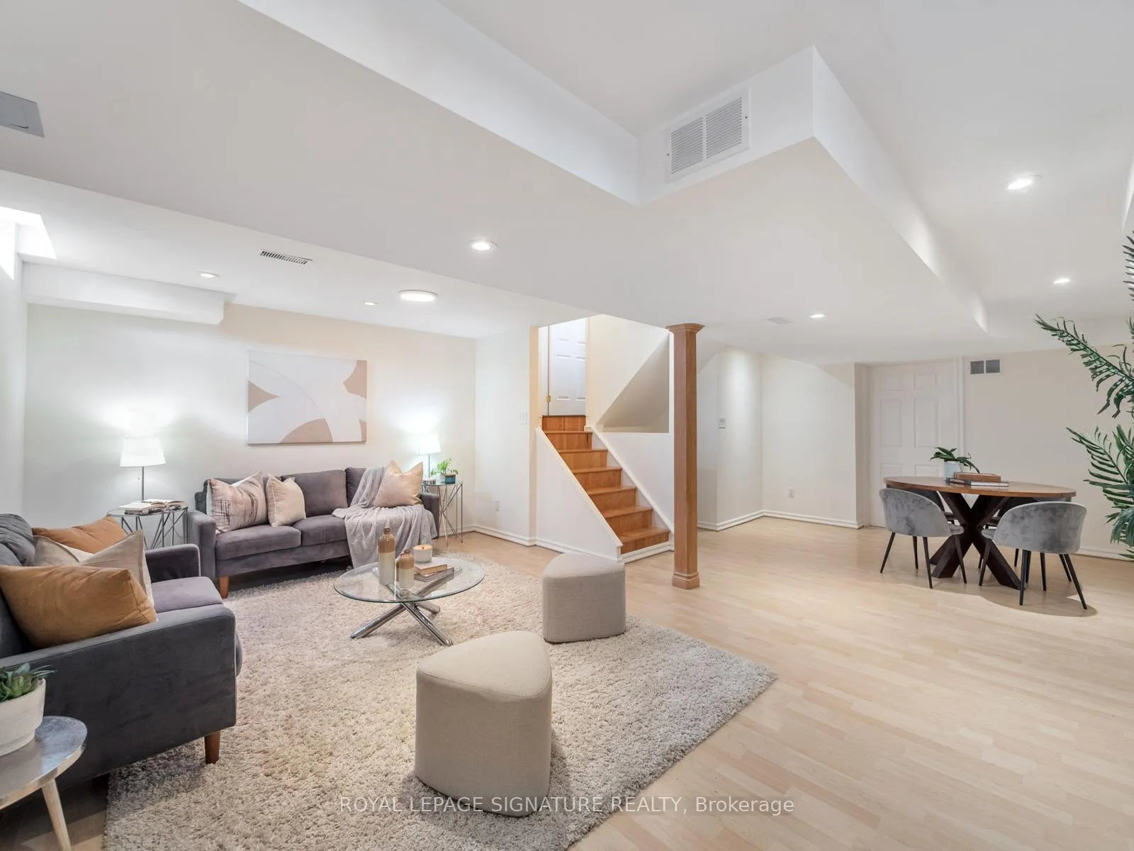 Photo 37 of 52 Lakeridge Drive, Scarborough, Centennial Scarborough — HOMEH