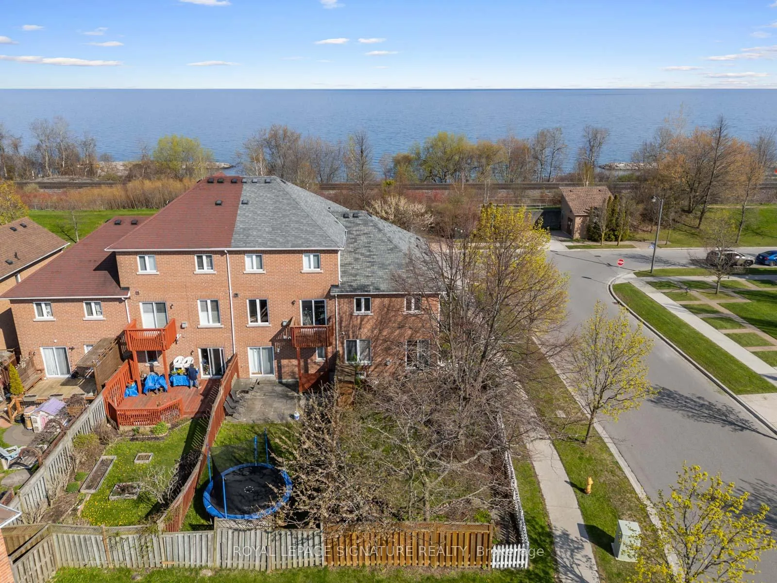 Photo 44 of 52 Lakeridge Drive, Scarborough, Centennial Scarborough — HOMEH