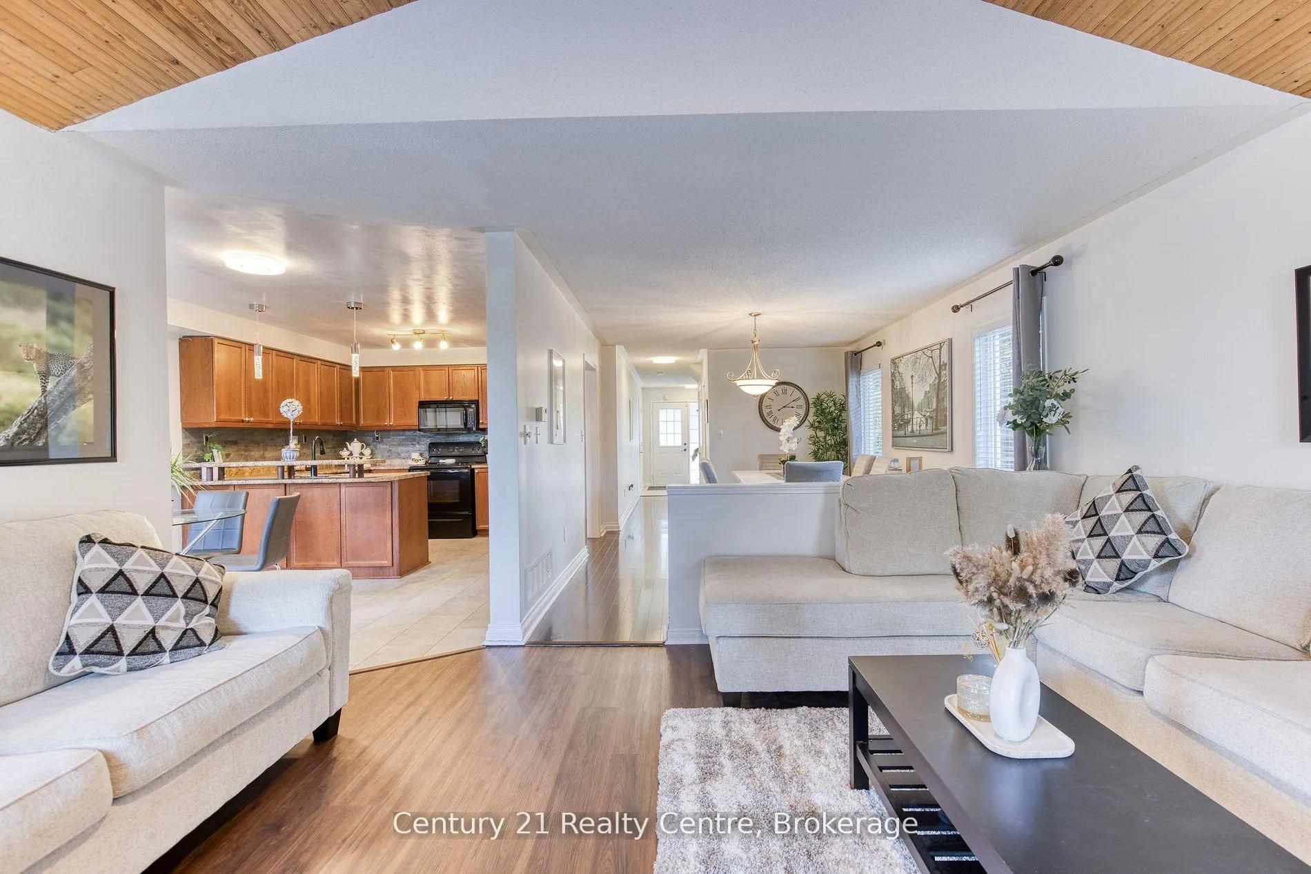 Photo 20 of 45 Hatch Street E, Whitby, Brooklin — HOMEH