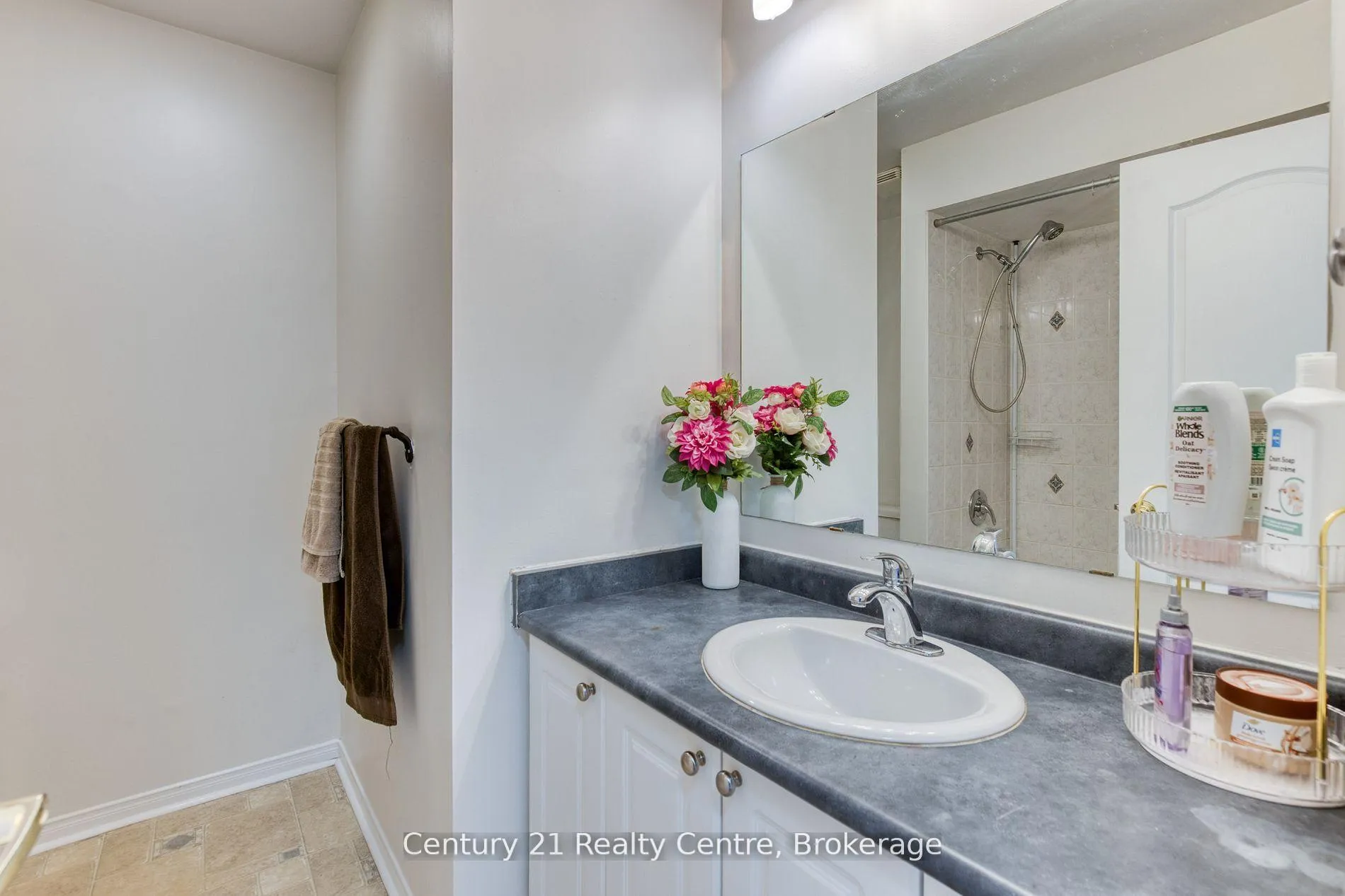 Photo 31 of 45 Hatch Street E, Whitby, Brooklin — HOMEH