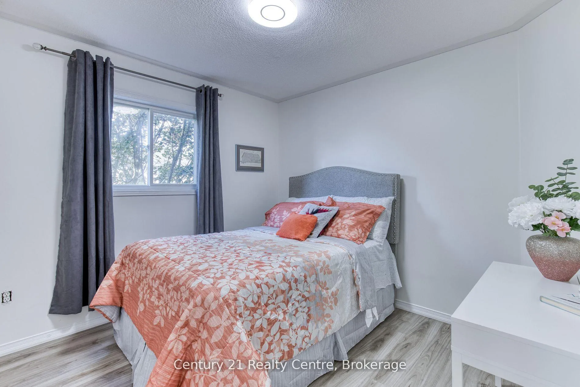 Photo 32 of 45 Hatch Street E, Whitby, Brooklin — HOMEH