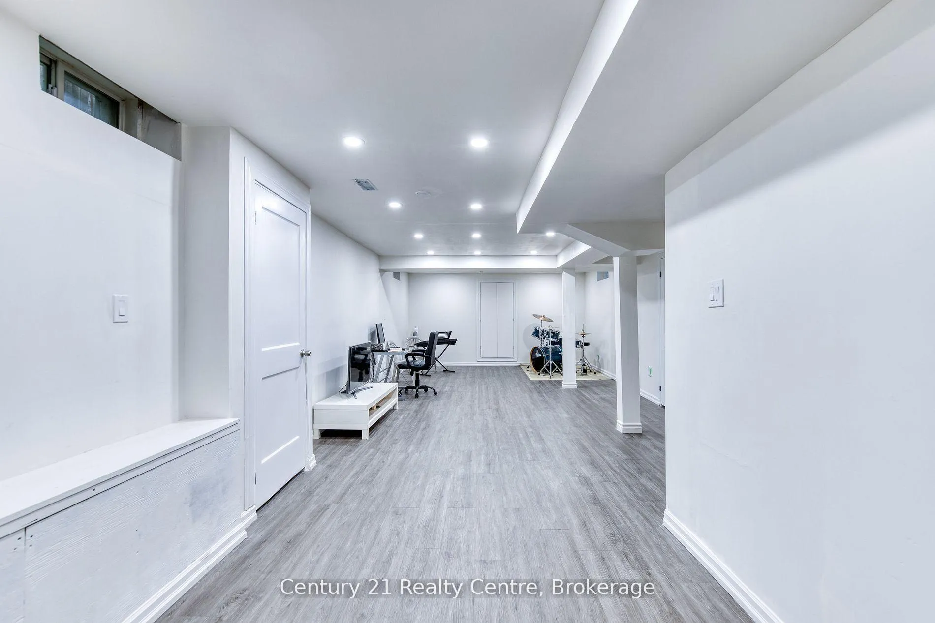 Photo 37 of 45 Hatch Street E, Whitby, Brooklin — HOMEH