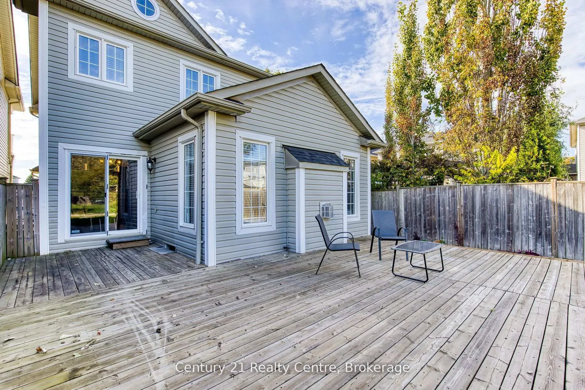 Photo 41 of 45 Hatch Street E, Whitby, Brooklin — HOMEH
