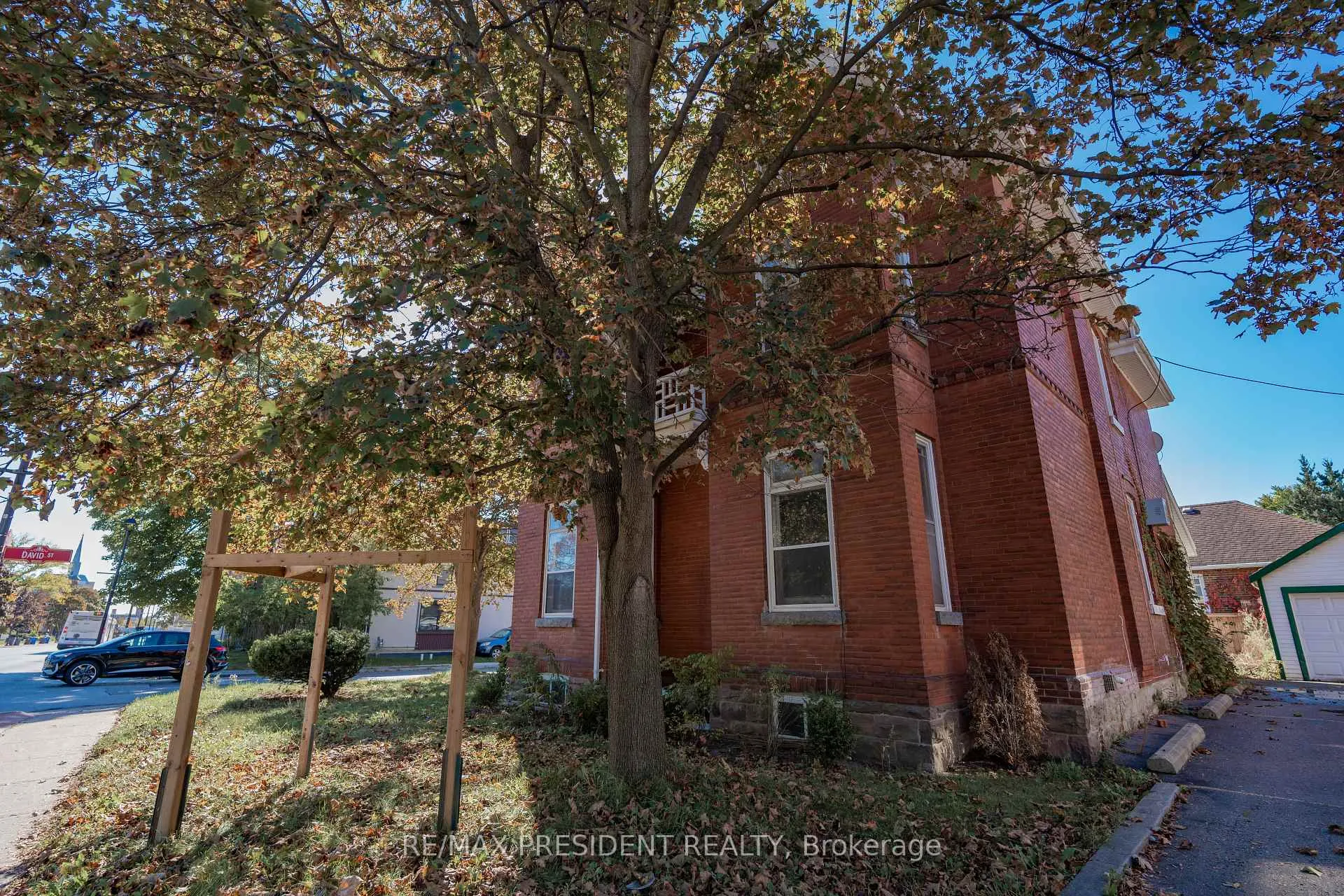 Photo 44 of 2 David Street, Brampton, Downtown Brampton — HOMEH