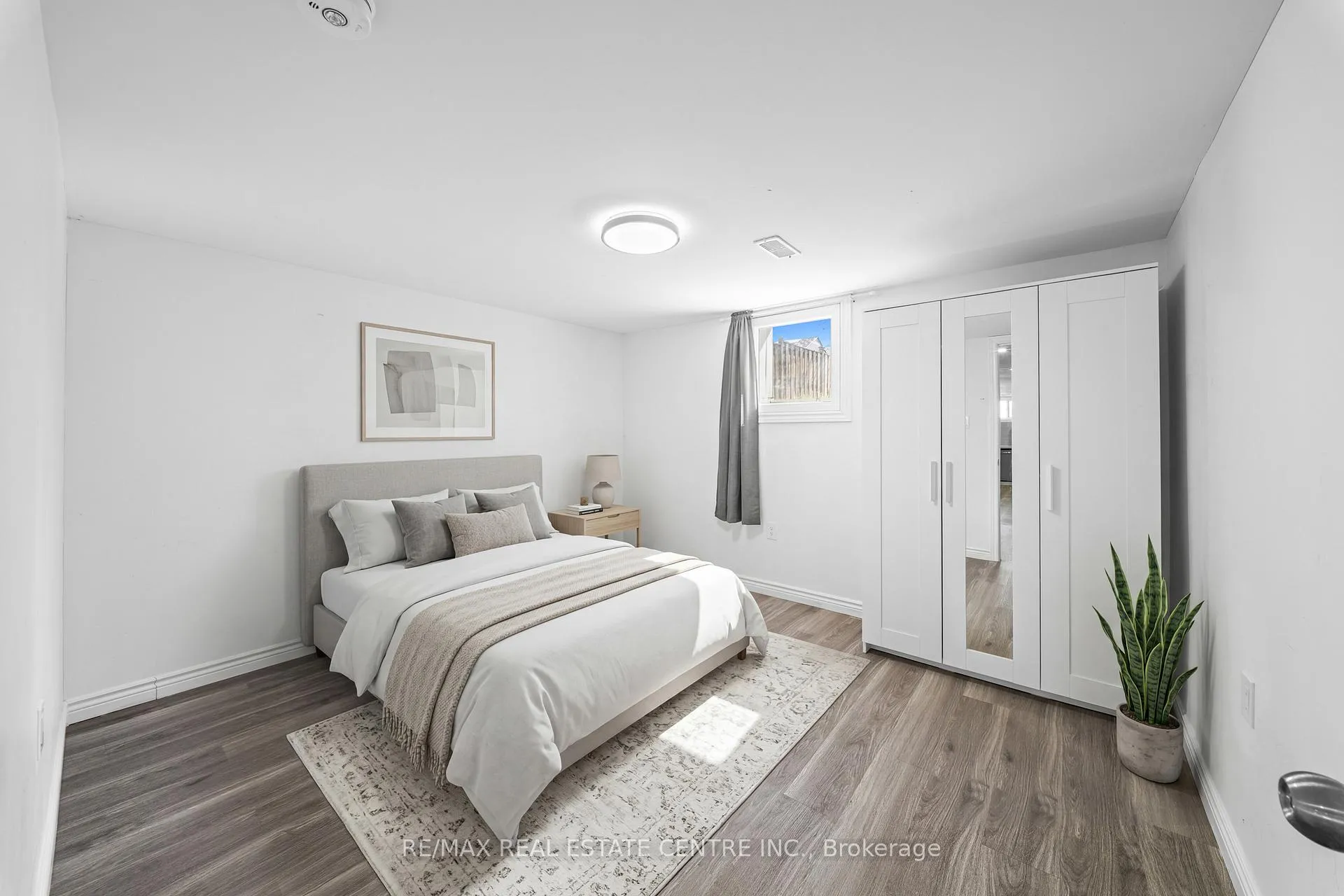 Photo 38 of 35 Folkestone Avenue, Hamilton, Lawfield — HOMEH