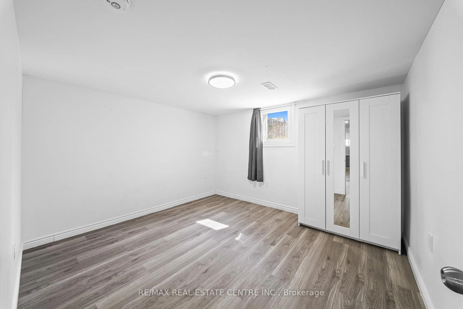 Photo 39 of 35 Folkestone Avenue, Hamilton, Lawfield — HOMEH