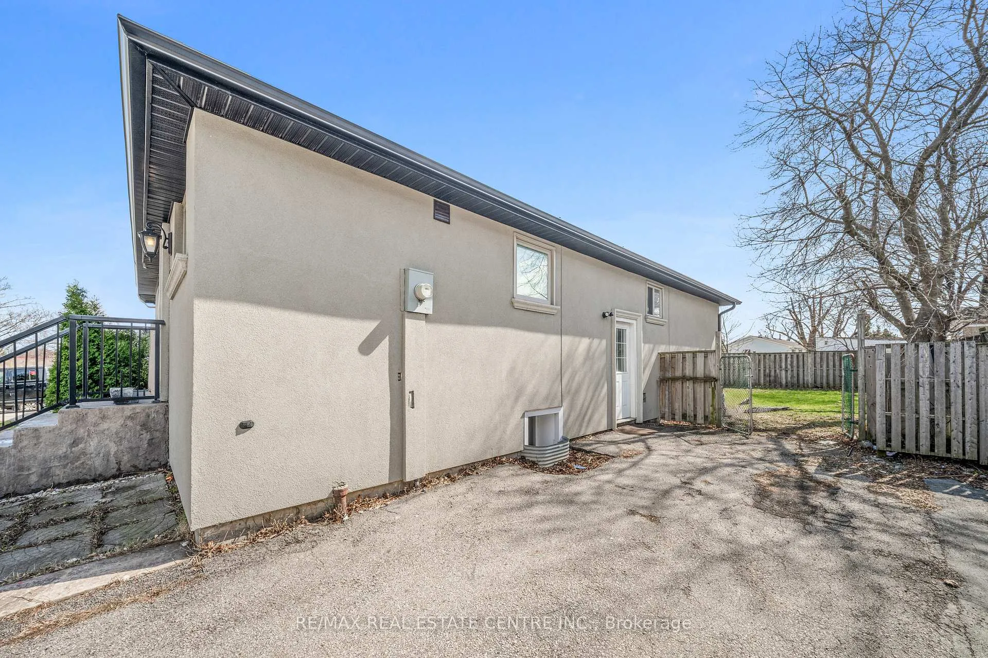 Photo 44 of 35 Folkestone Avenue, Hamilton, Lawfield — HOMEH