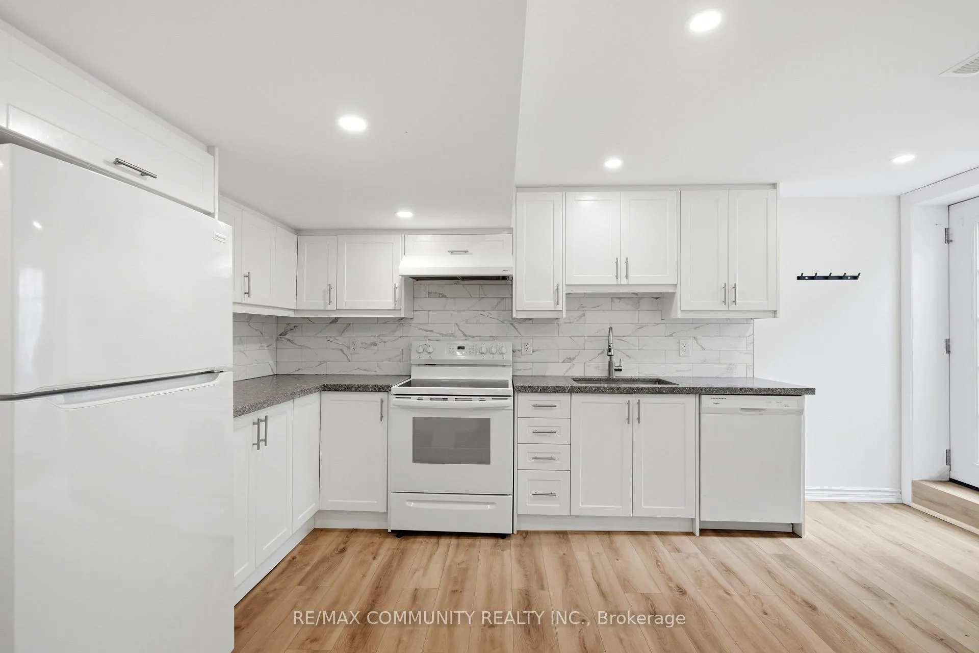 Photo 8 of Unit Lower, 39 Carter-Bennett Drive, Ajax, Northwest Ajax — HOMEH