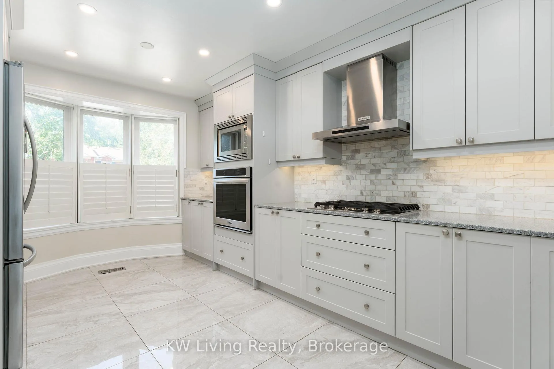 Photo 6 of 96 Confederation Way, Markham, Thornhill — HOMEH