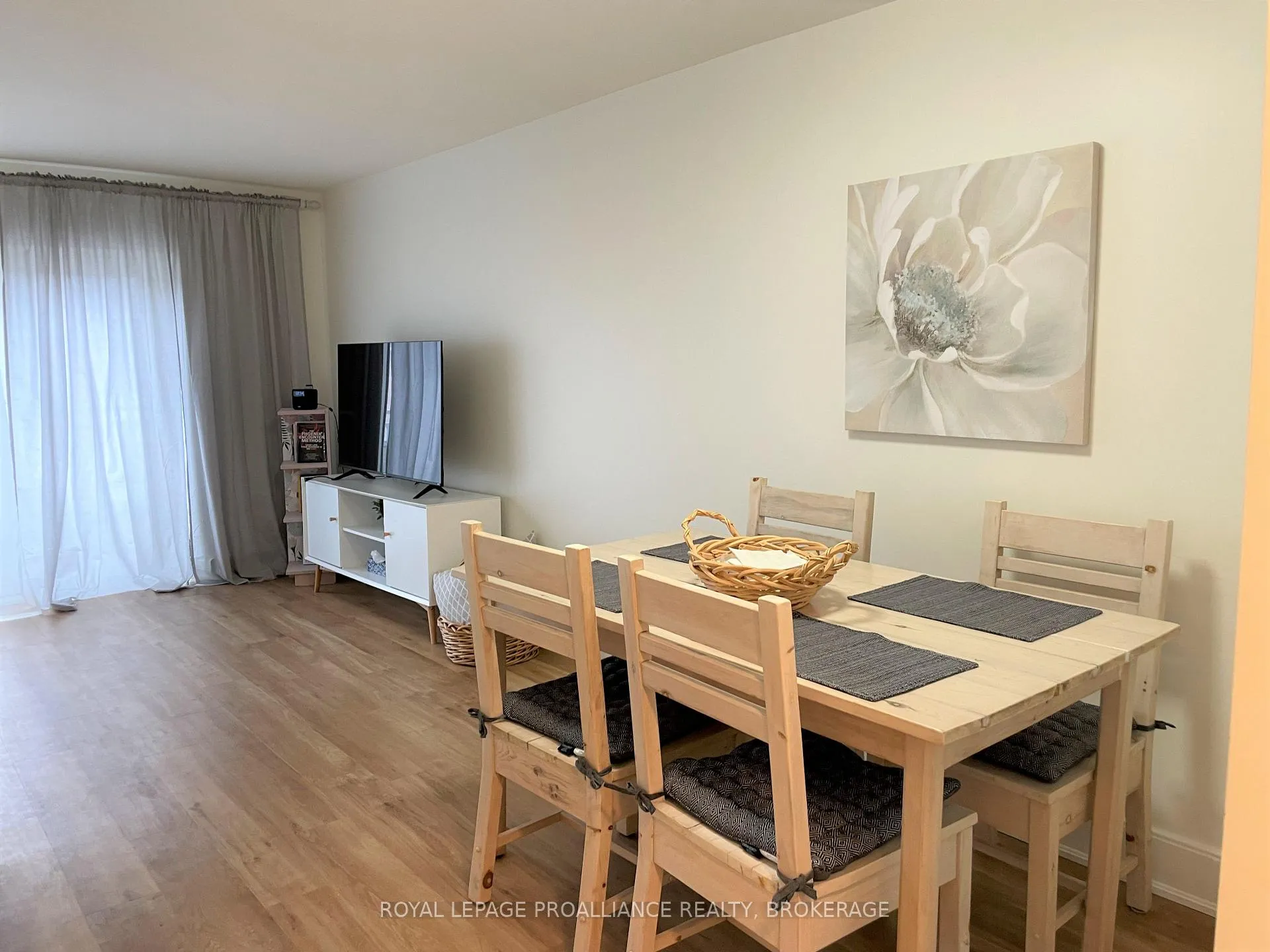 Photo 10 of Unit 202, 2 Bay Street, Kingston, East of Sir John A. Blvd — HOMEH