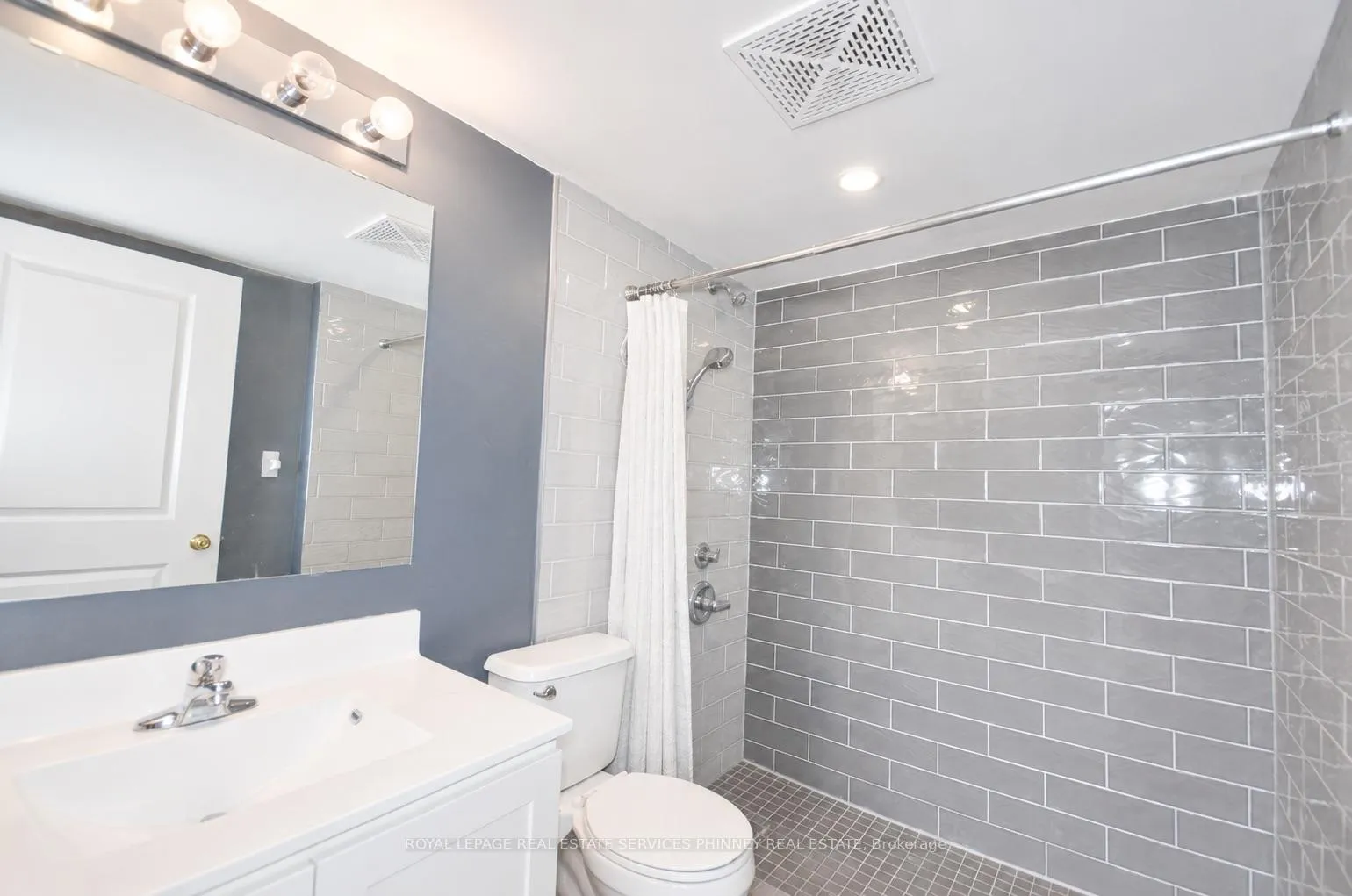 Photo 6 of Unit 2112, 9 George Street N, Brampton, Downtown Brampton — HOMEH