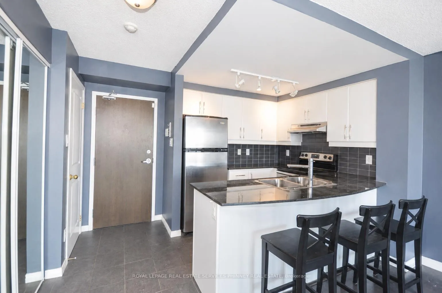 Photo 11 of Unit 2112, 9 George Street N, Brampton, Downtown Brampton — HOMEH